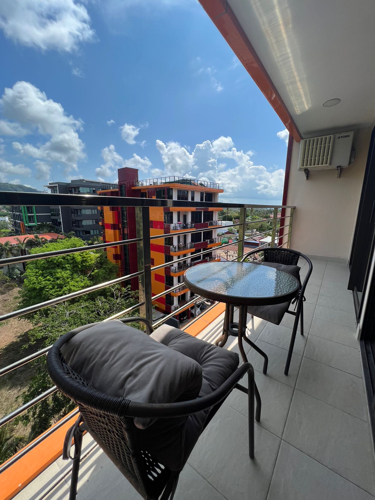 Cozy and spacious apartment overlooking the city and nature of the island, 1 bedroom, Nai Harn