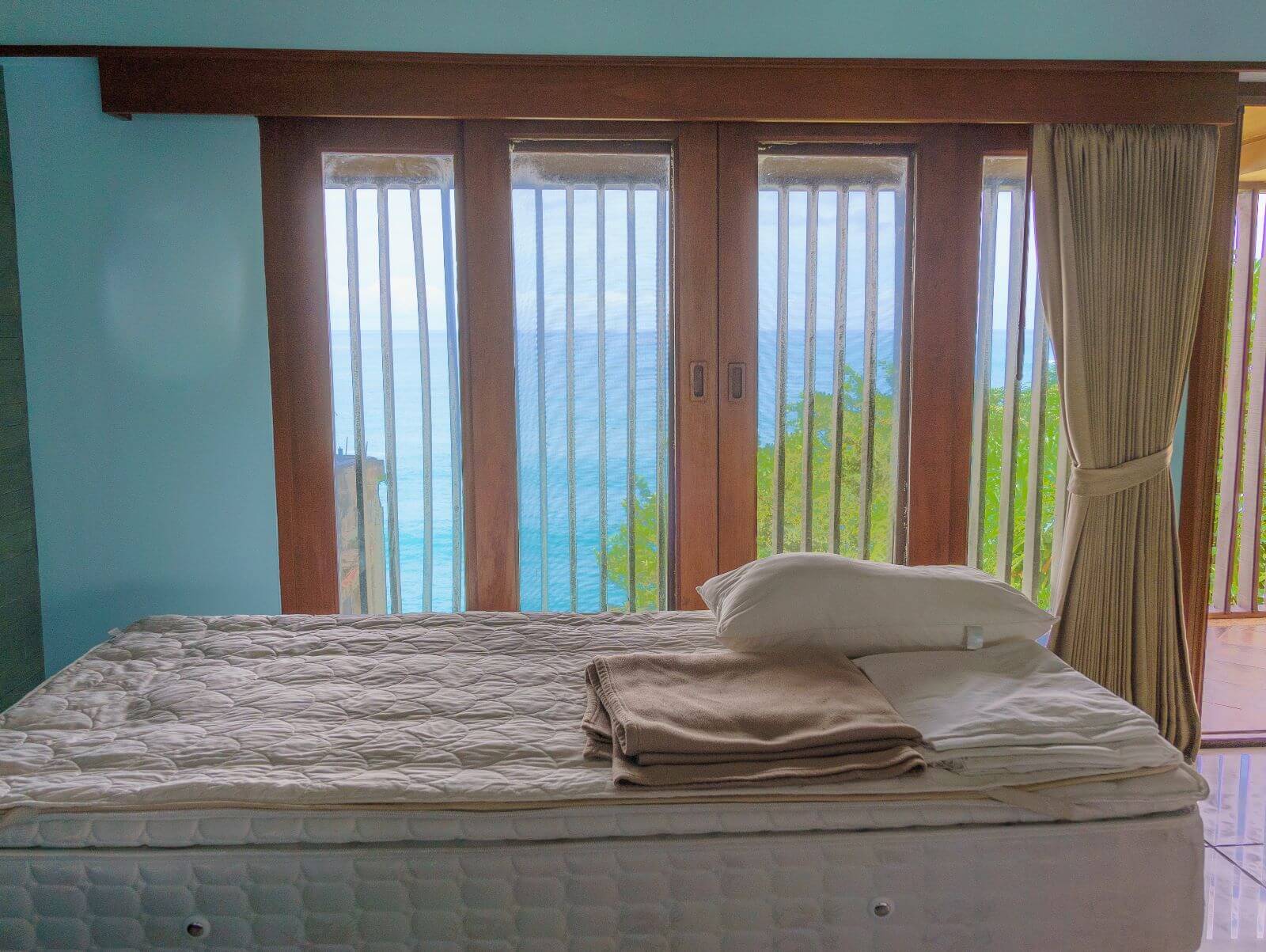 Ideal villa on rocky cliffs in Kamala area, 4 bedrooms