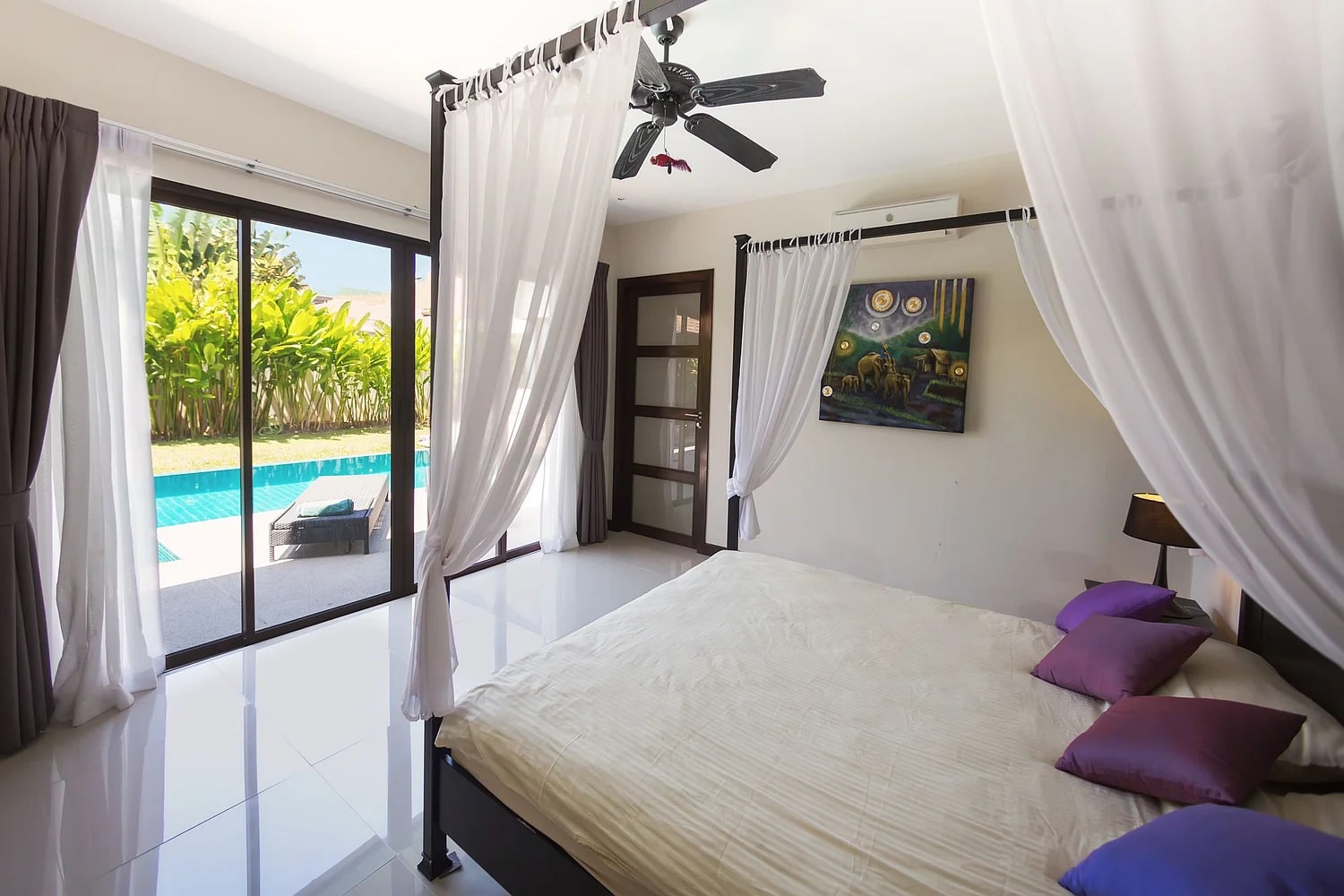 Cozy villa with a pool in Rawai, 3 bedrooms