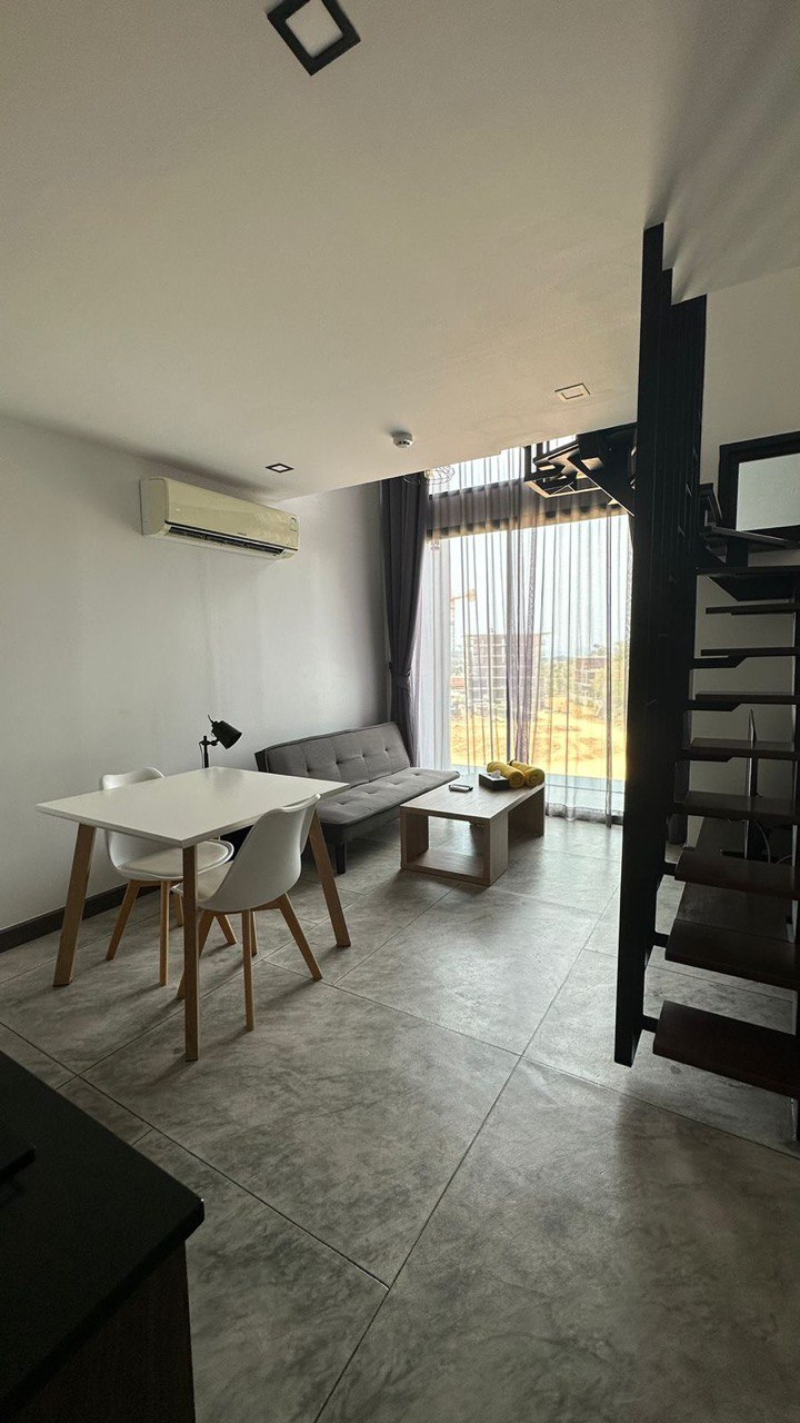 1 bedroom loft style apartment, Nai Harn