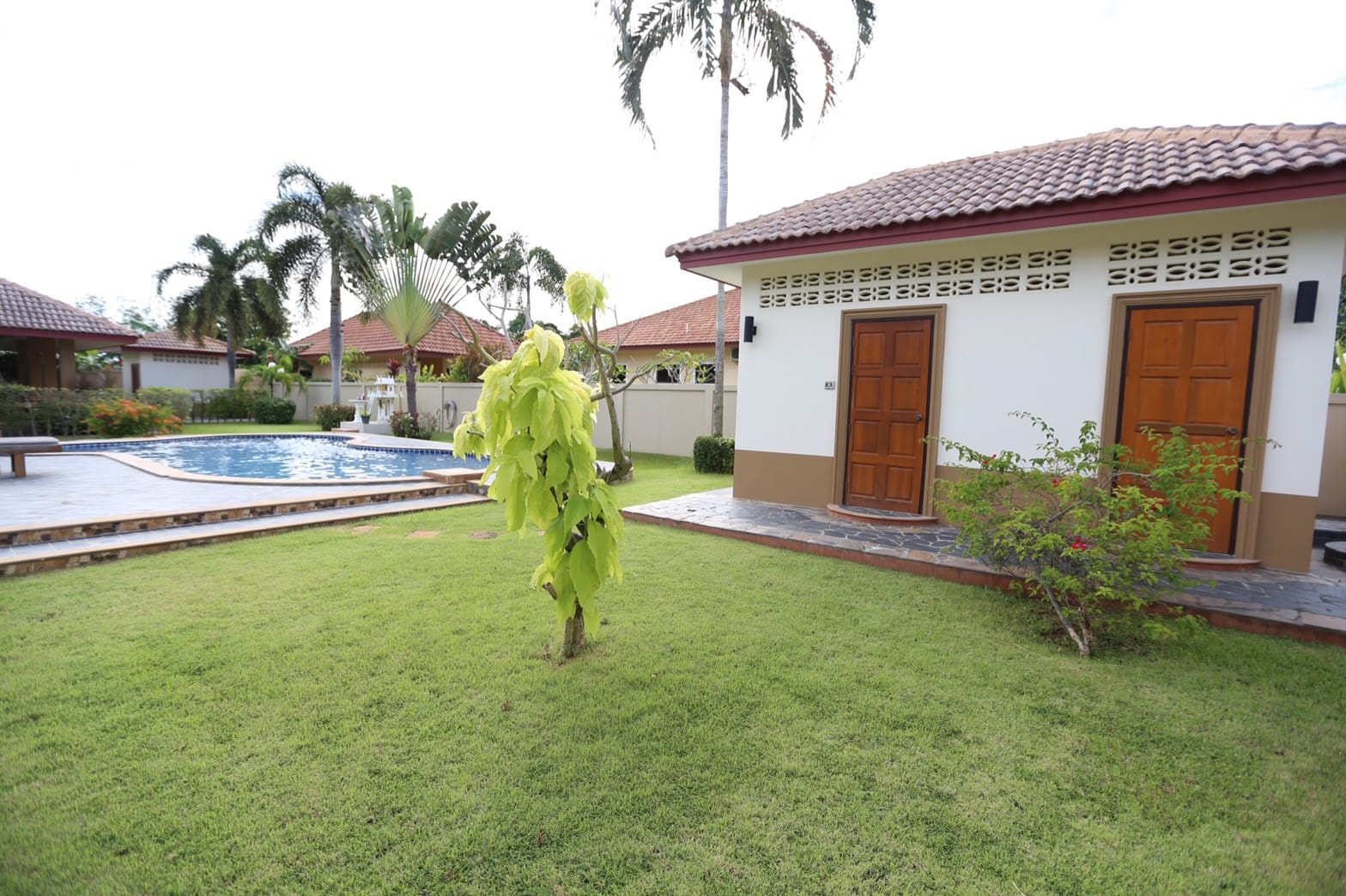Modern 4 bedroom villa with covered terrace and parking, Rawai
