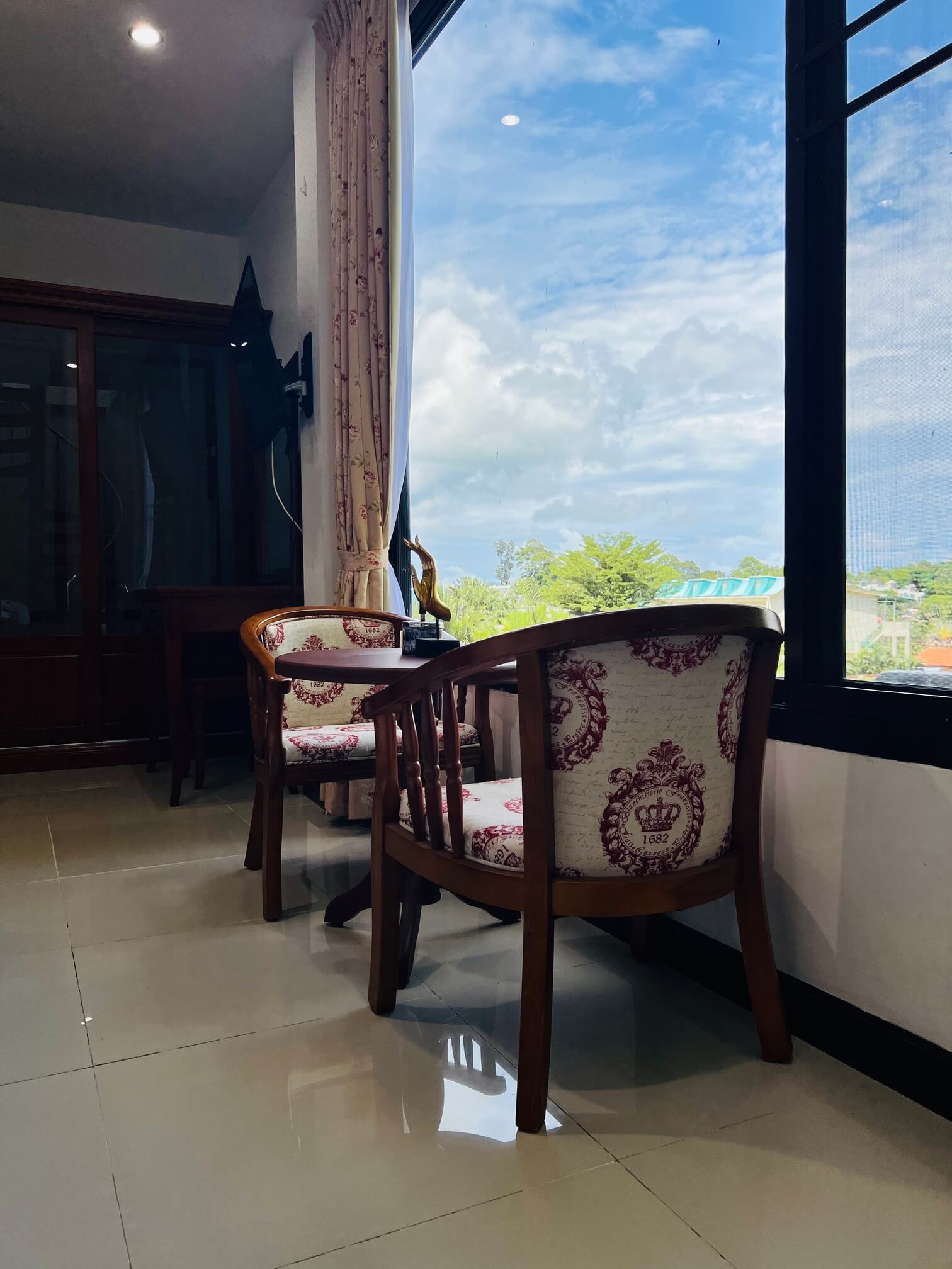 Good Location Apartment with Rooftop Access, 2 Bedrooms, Rawai