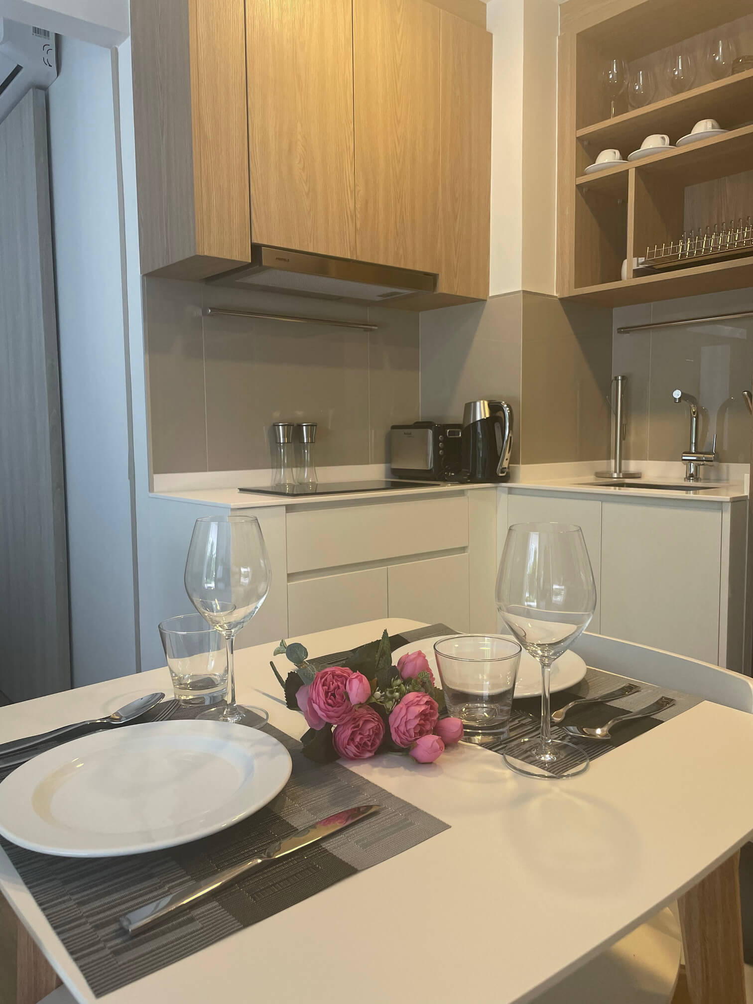 European 2 bedroom apartment in Bangtao with everything you need