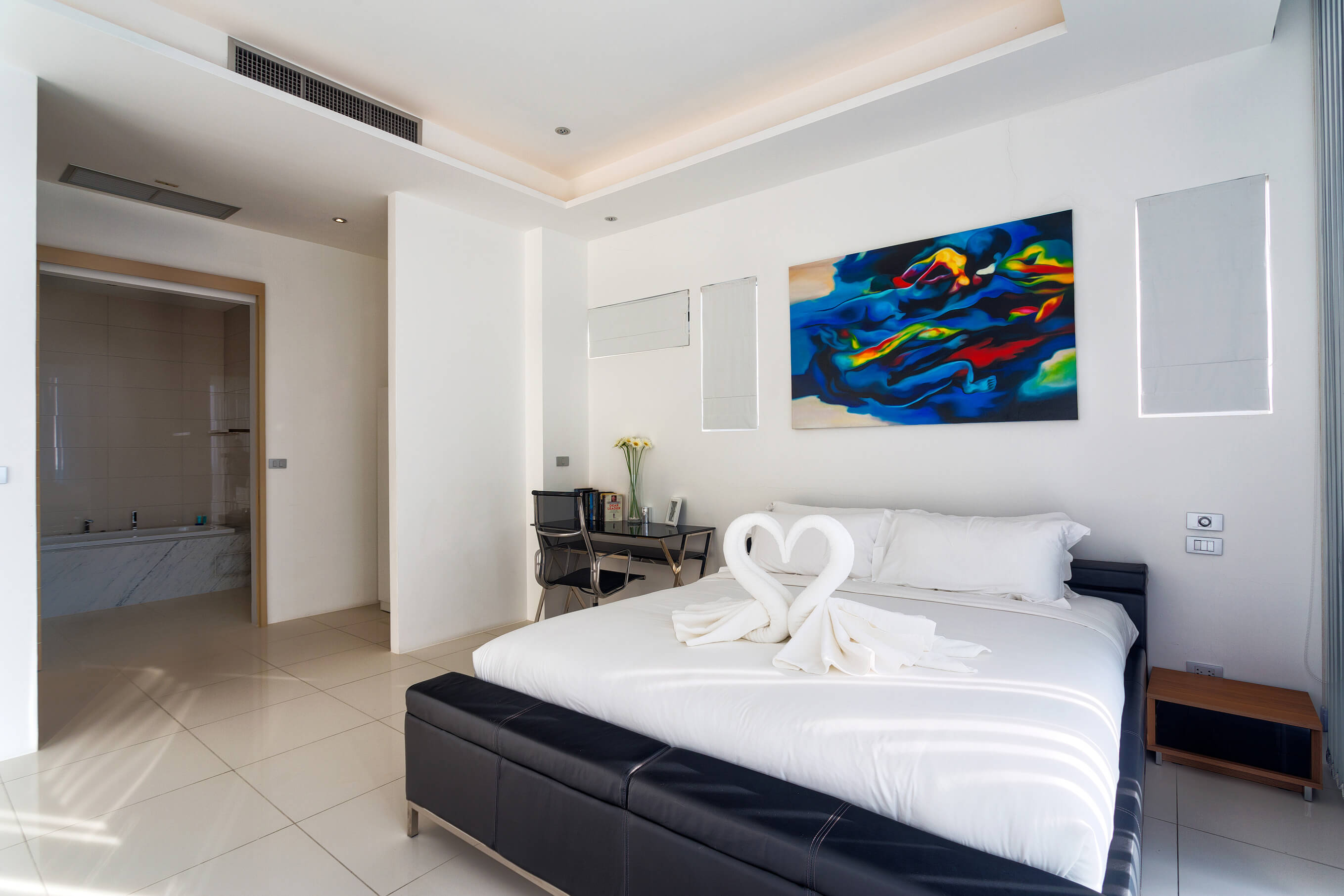 Bright apartment with 3 bedrooms and a private pool on the balcony, Kata Karon