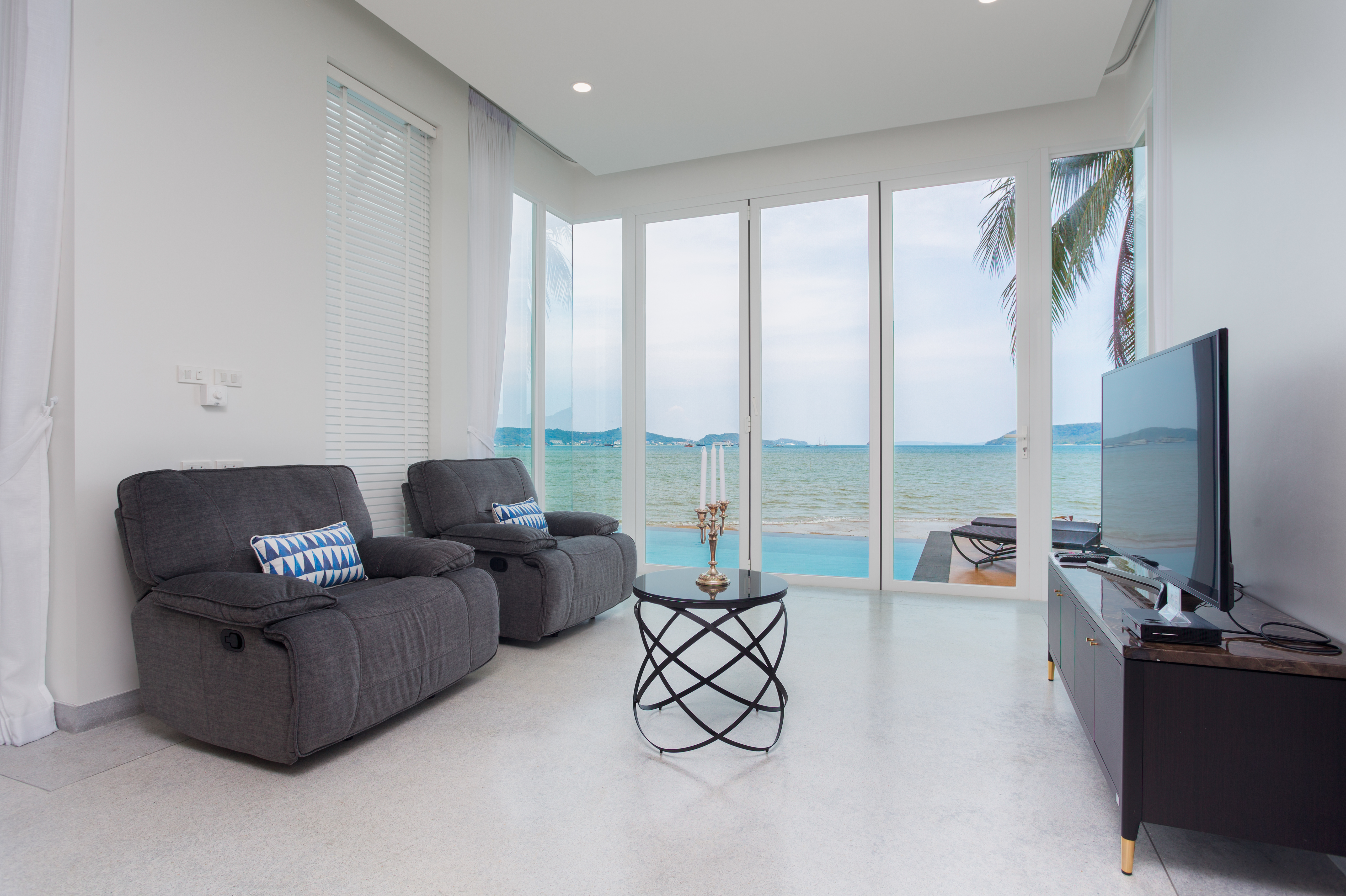 Modern villa with a pool on the coast in Rawai, 3 bedrooms