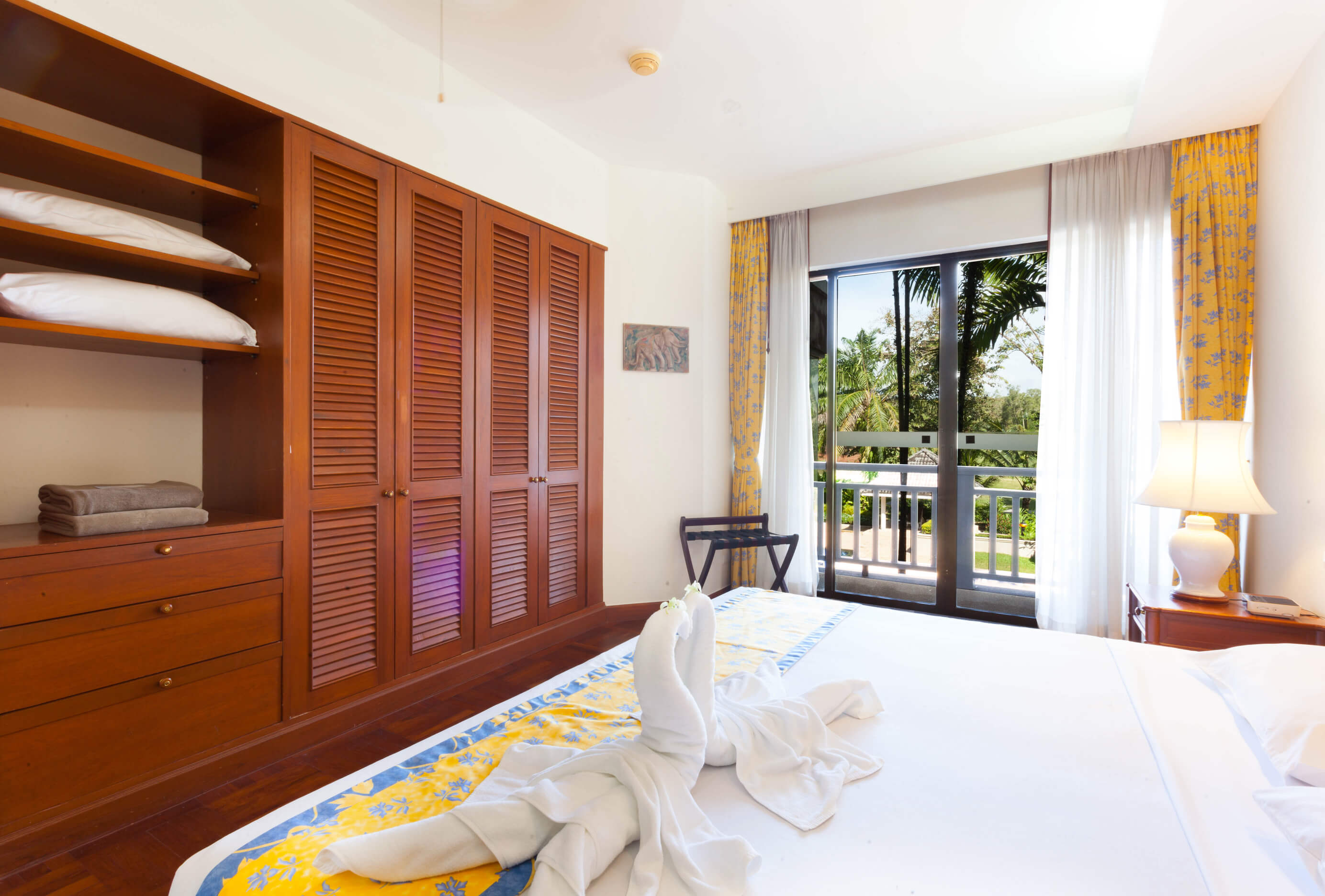 Spacious 1-bedroom apartment in a low-rise cozy complex, Bangtao area