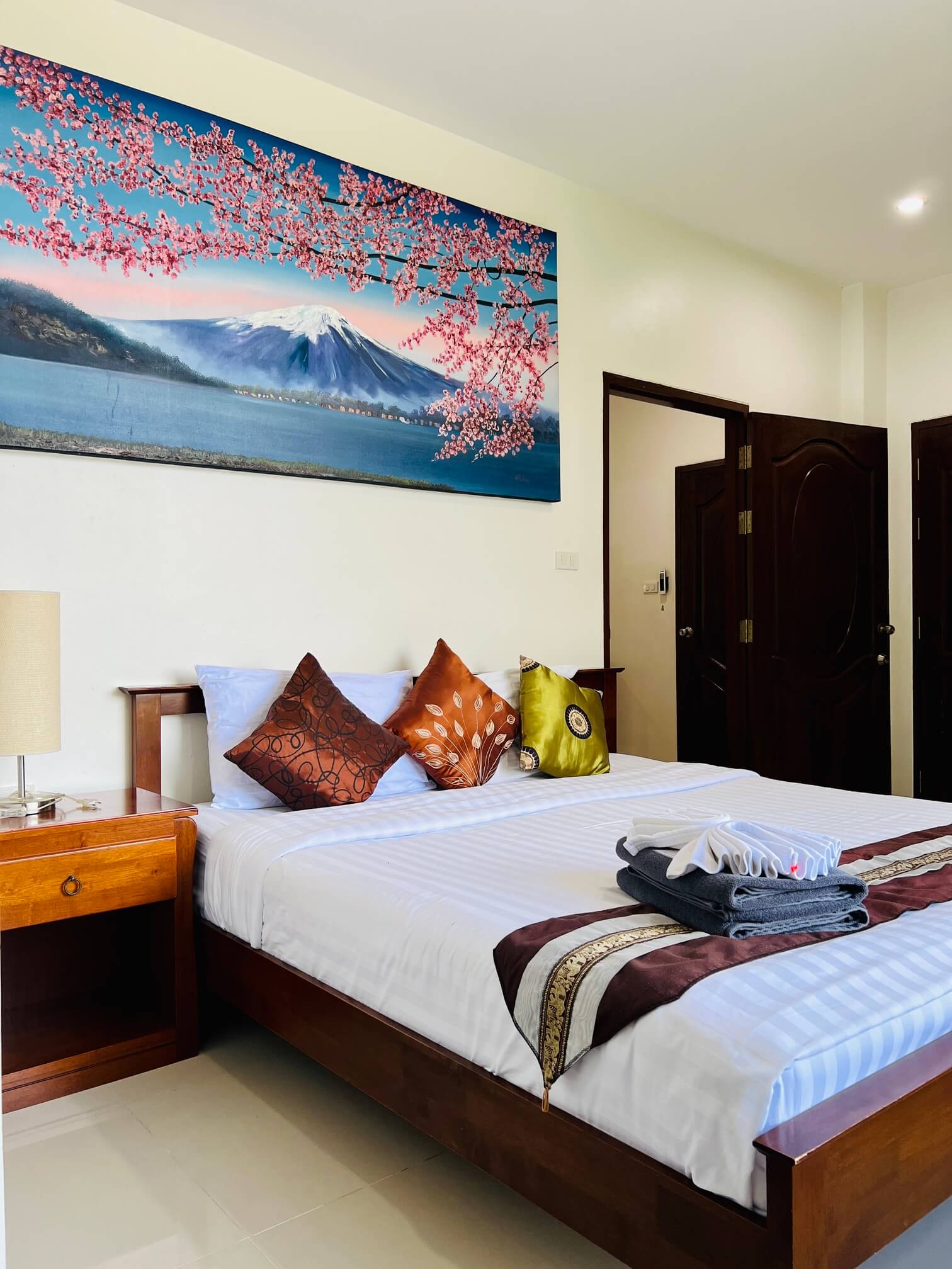 Good Location Apartment with Rooftop Access, 2 Bedrooms, Rawai