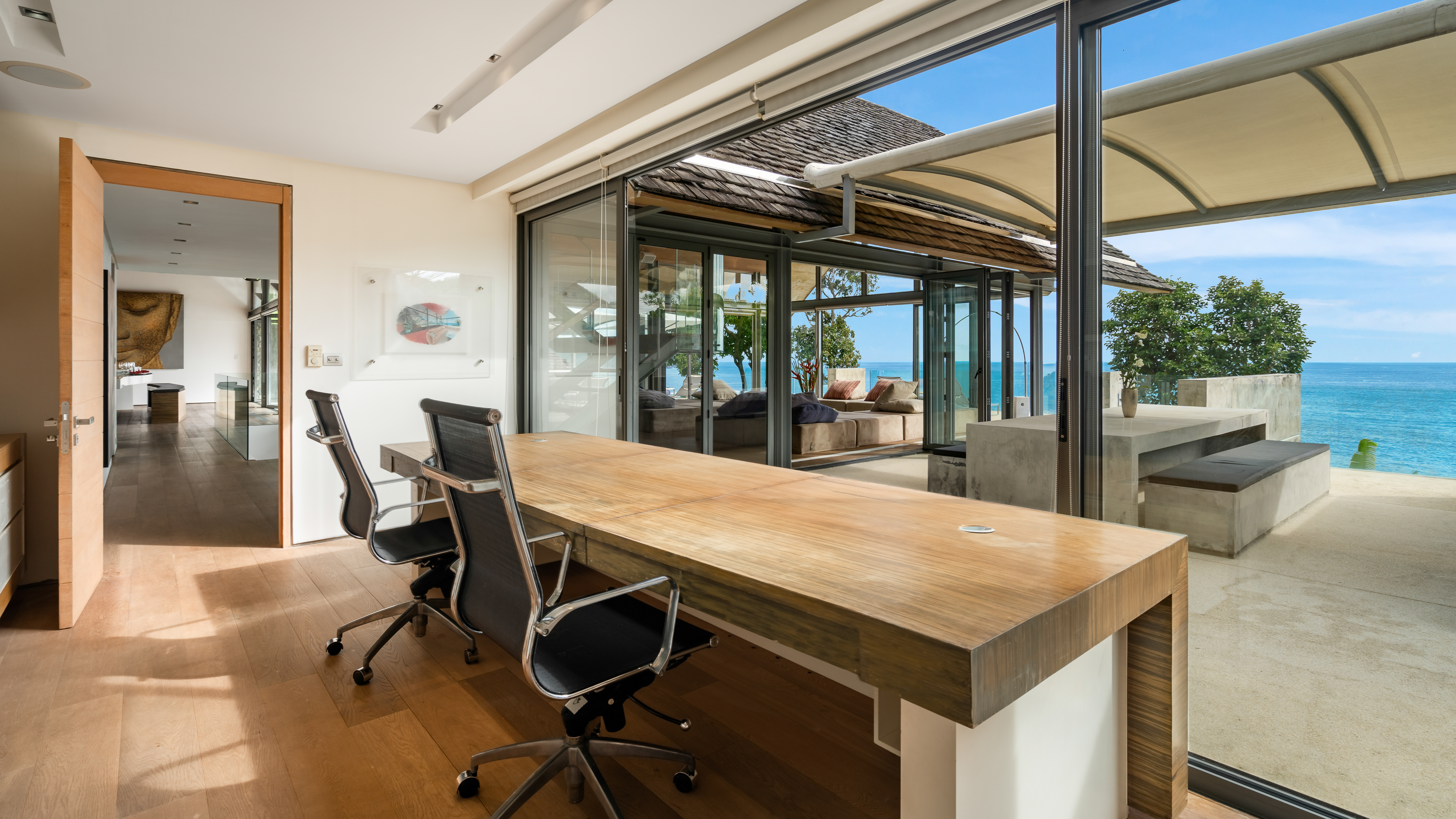 Spacious modern villa with designer renovation on the beachfront, 5 bedrooms, Kathu