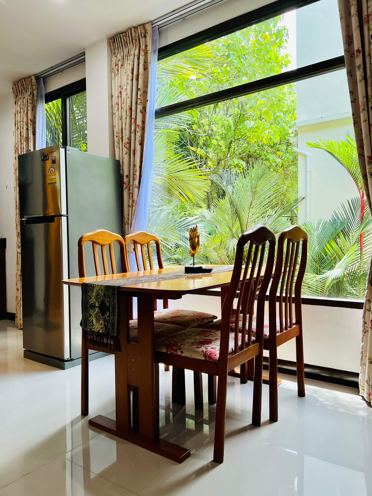 Good Location Apartment with Rooftop Access, 2 Bedrooms, Rawai