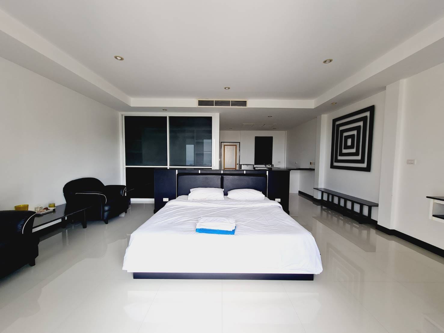 Studio apartment with sea view, Karon