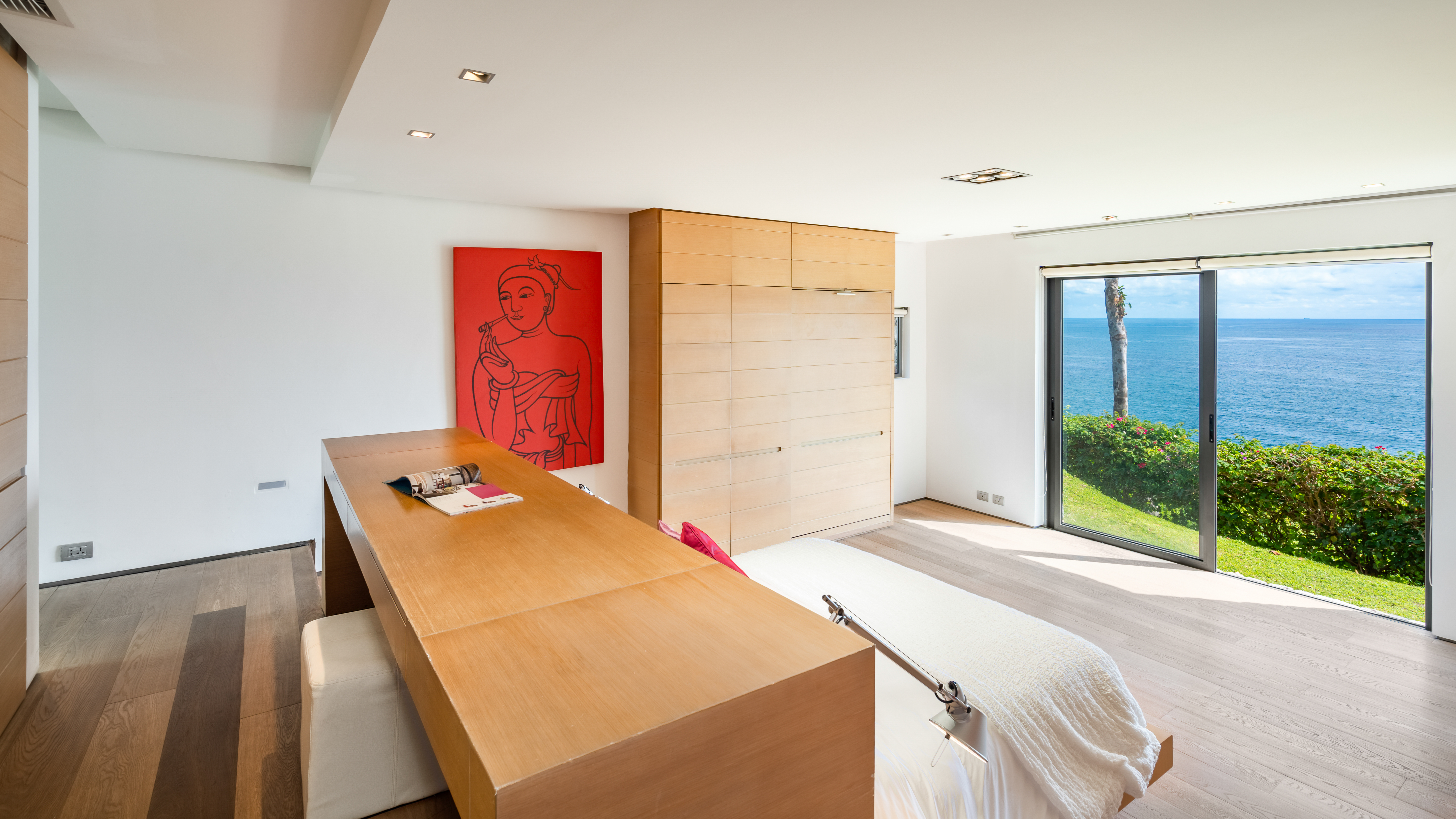 Spacious modern villa with designer renovation on the beachfront, 5 bedrooms, Kathu
