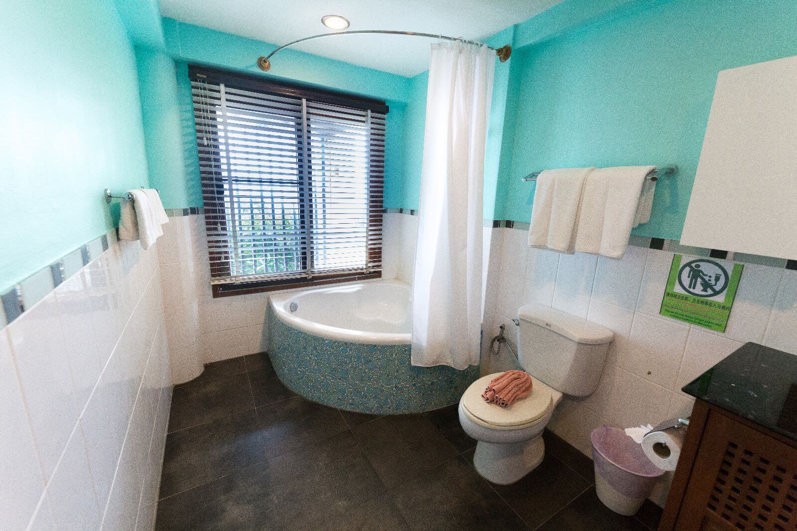 Ideal villa on rocky cliffs in Kamala area, 4 bedrooms