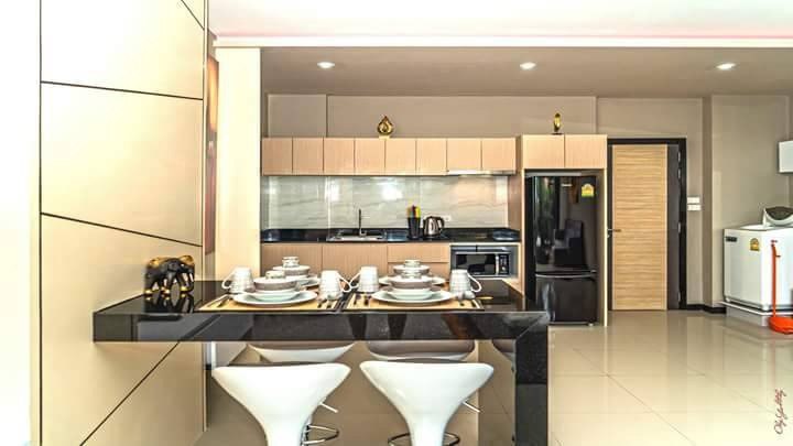 Apartment in Nai Harn with nature view, 2 bedrooms