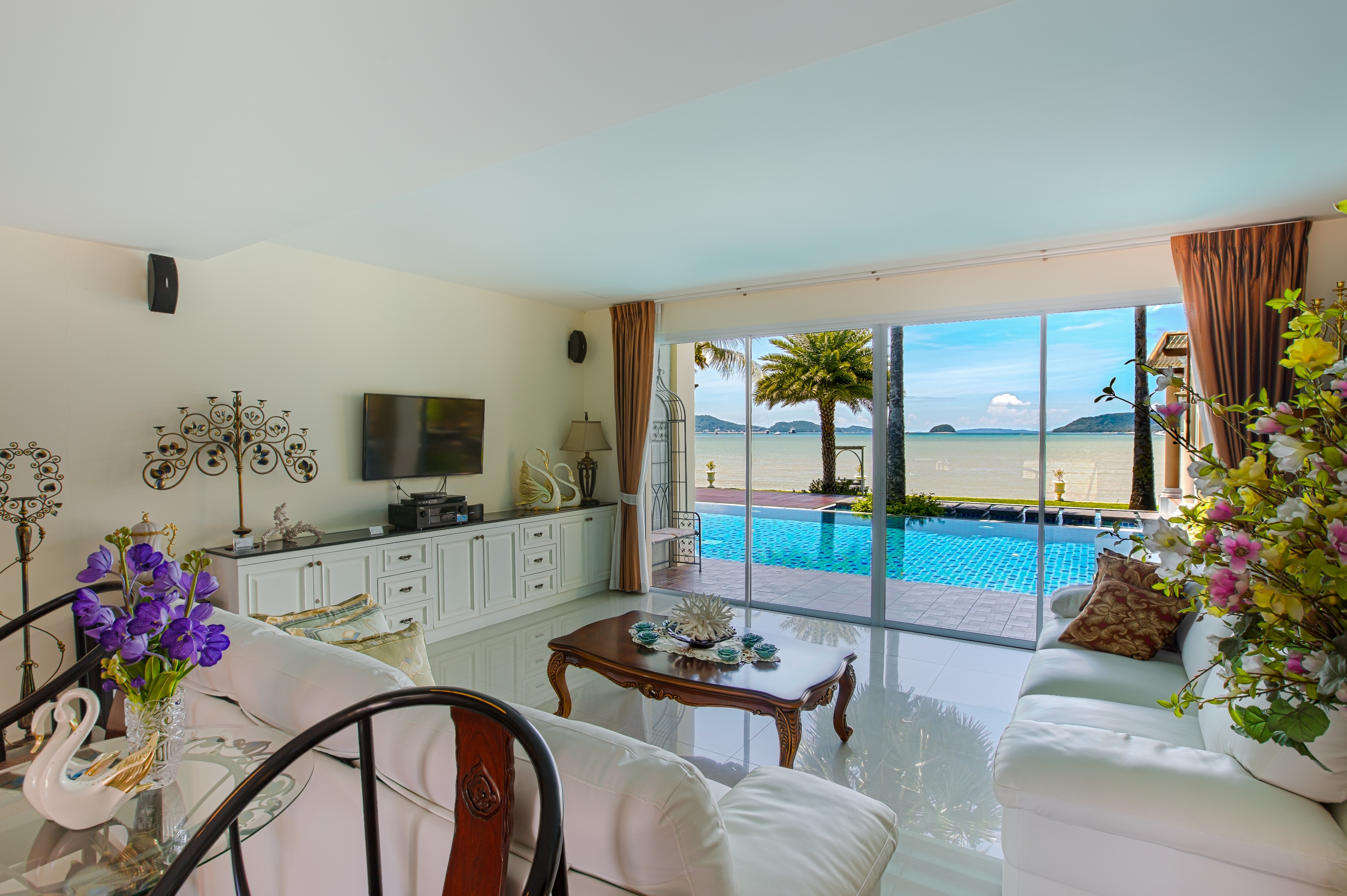 Luxurious two-storey villa with sea views and a private pool in Rawai, 9 bedrooms