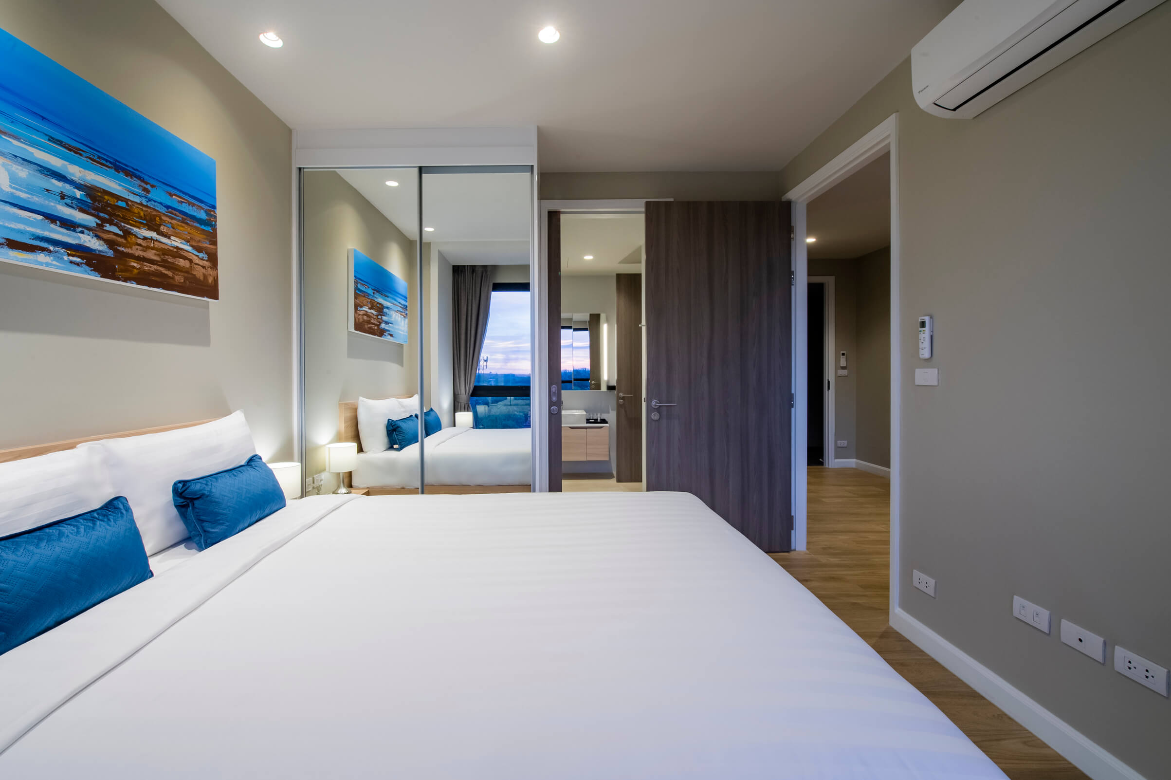 Cozy apartment with panoramic windows, Bangtao