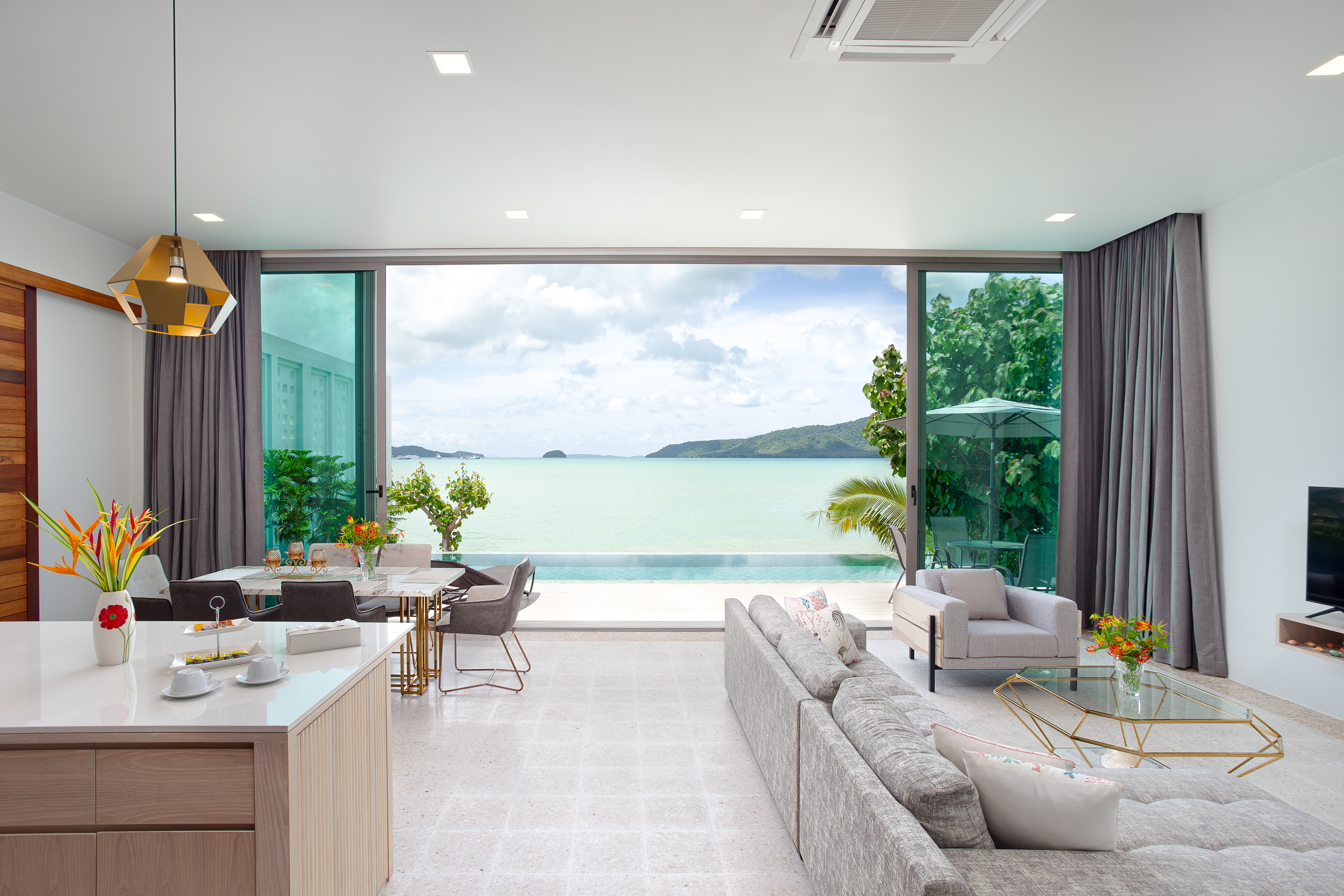 Spacious villa with pool in Rawai, 3 bedrooms