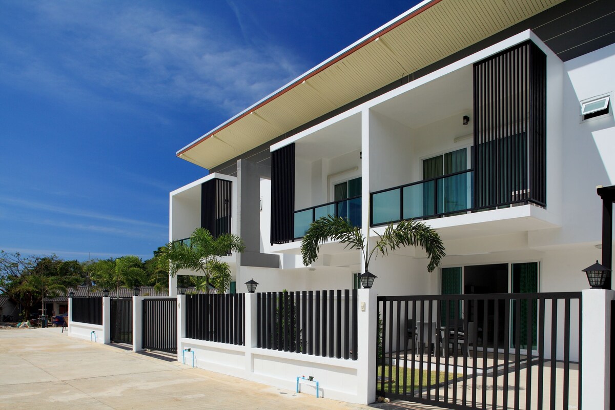 3-bedroom villa with a picturesque view, Kata