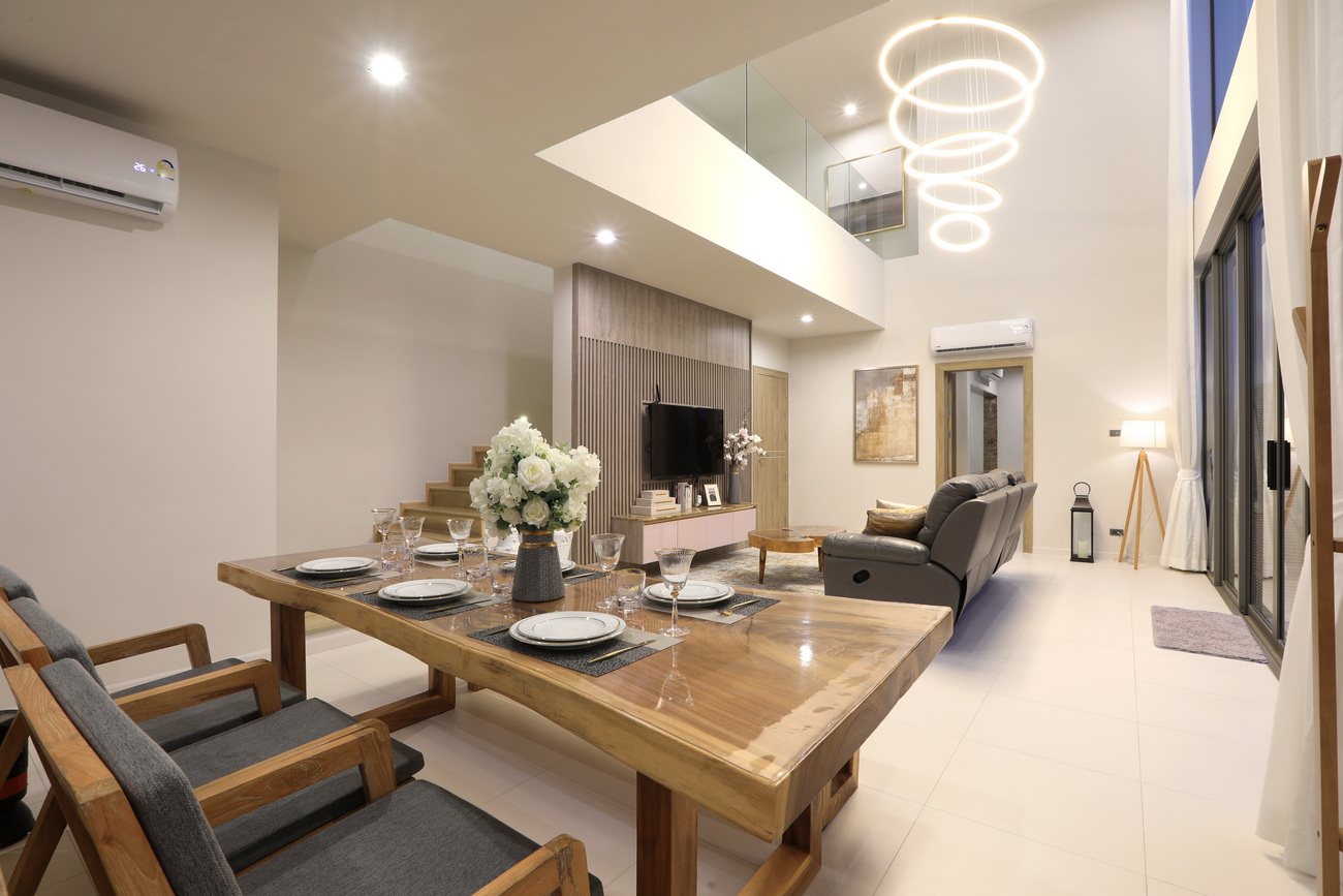 Two-storey 3-bedroom villa with a terrace and a swimming pool, Bangtao