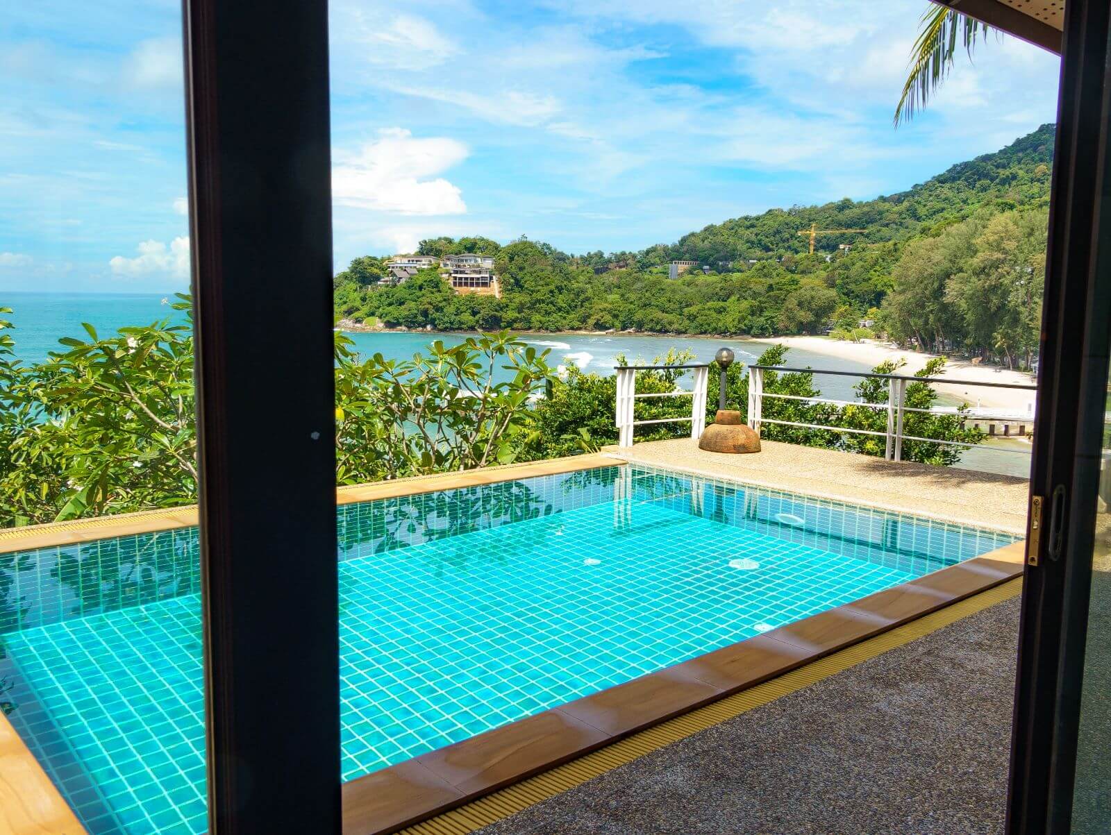 Ideal villa on rocky cliffs in Kamala area, 4 bedrooms