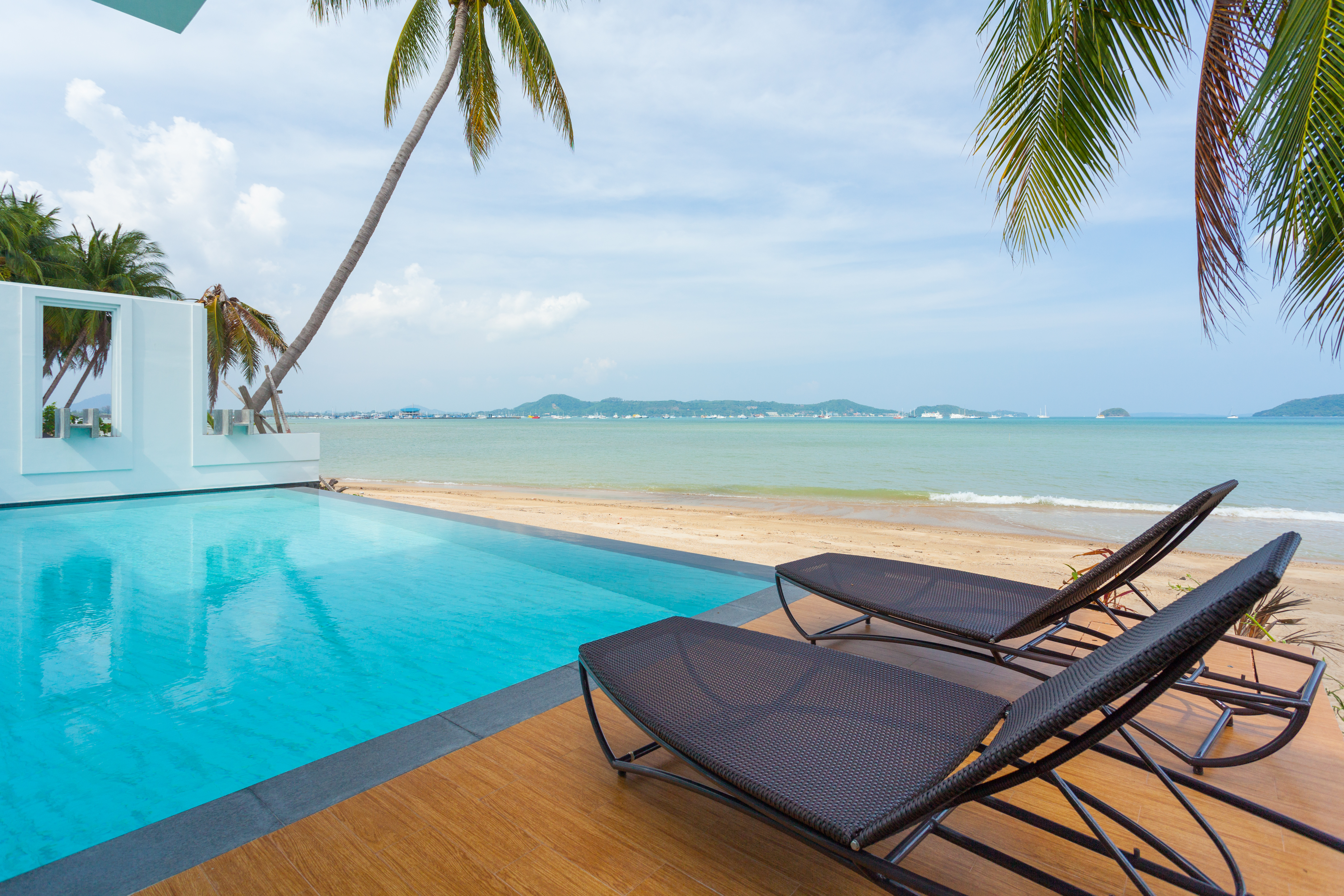 Modern villa with a pool on the coast in Rawai, 3 bedrooms