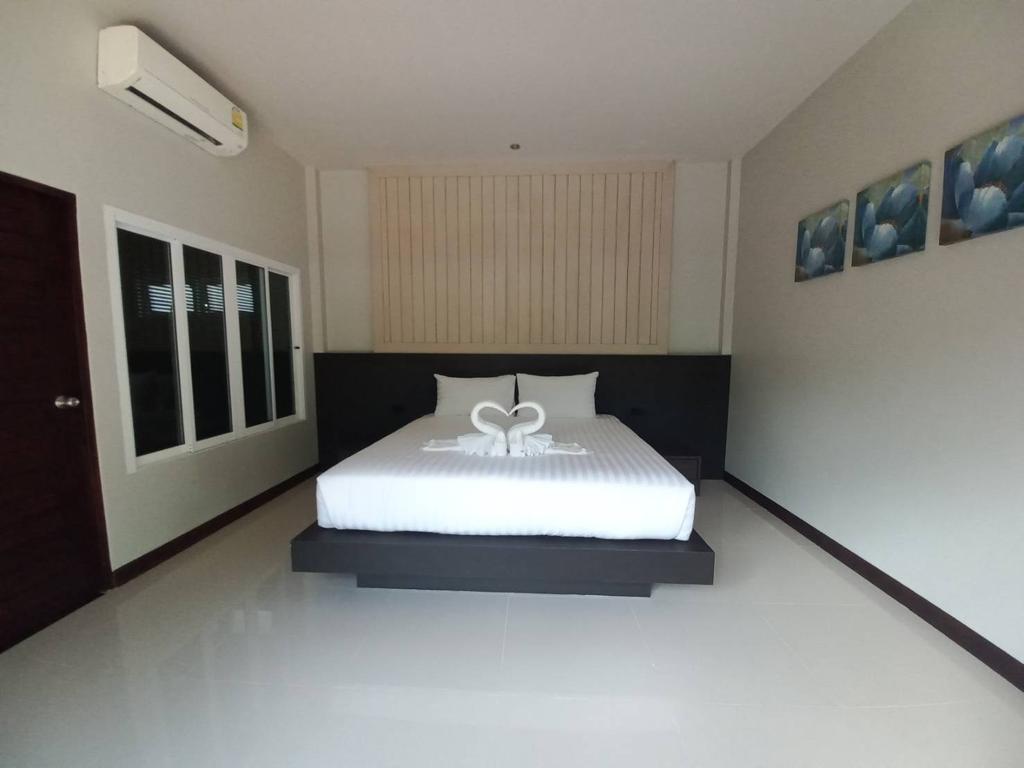 Cozy villa with a pool in Rawai, 2 bedrooms