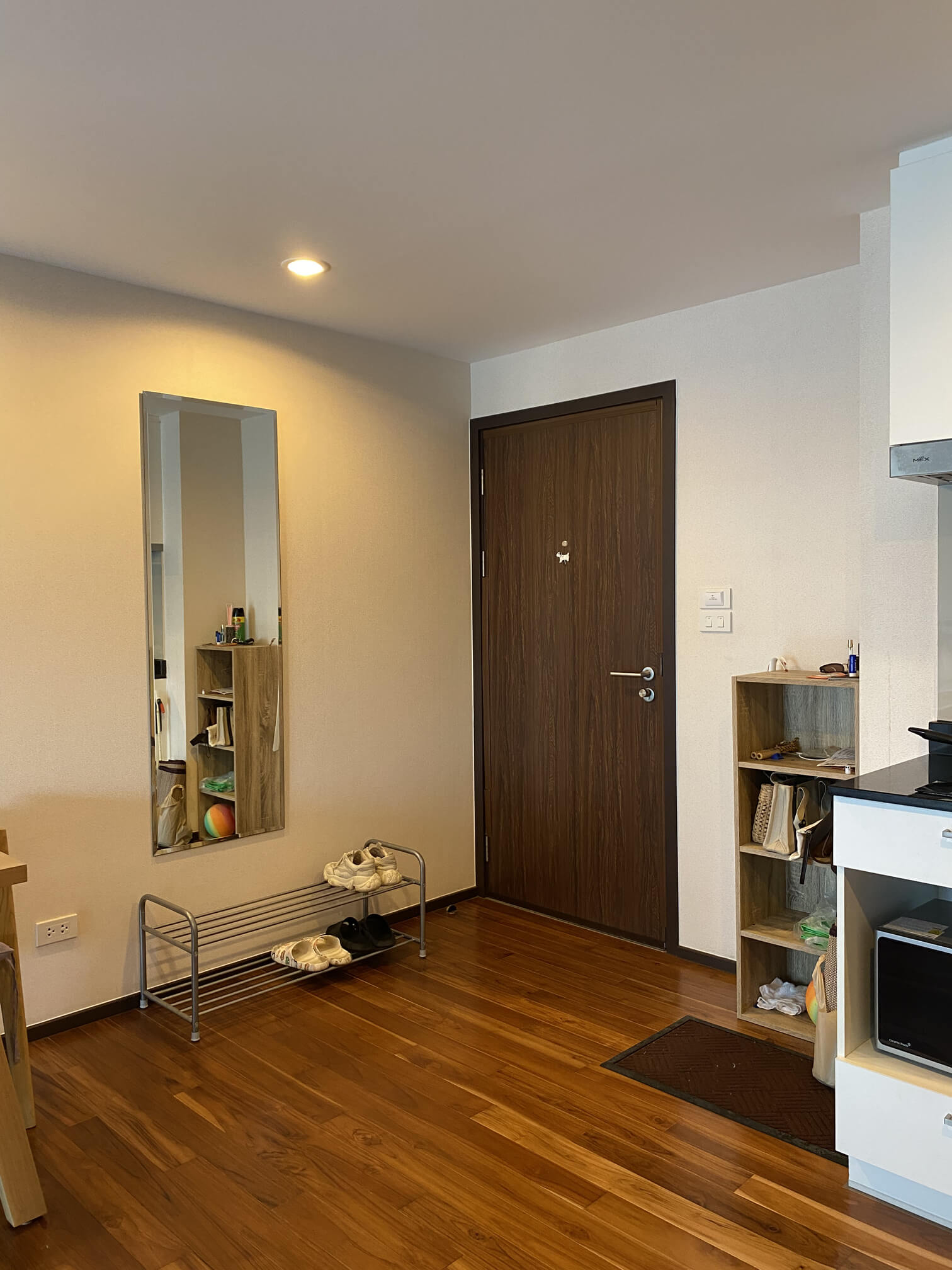 Cozy 1-room apartment overlooking the pool in a residential complex on the coastline, Rawai