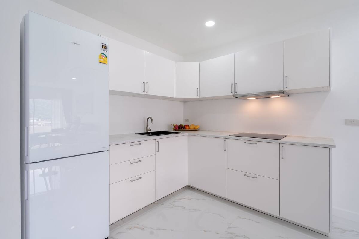 Apartment with a modern interior in a new residential complex 5 minutes from Patong Beach., 1 bedroom