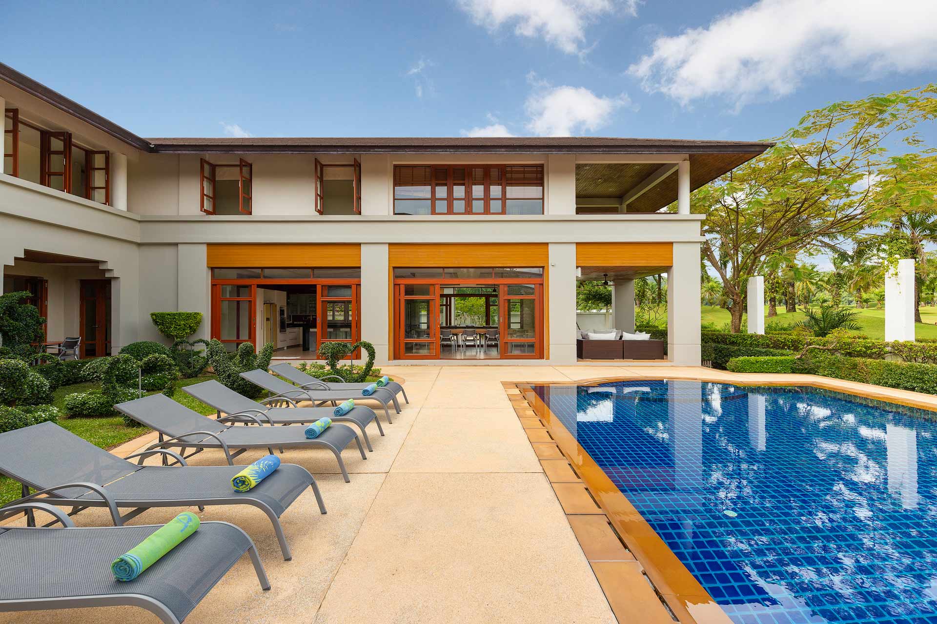 Spacious villa with private pool and landscaped garden, 5 bedrooms, Kathu