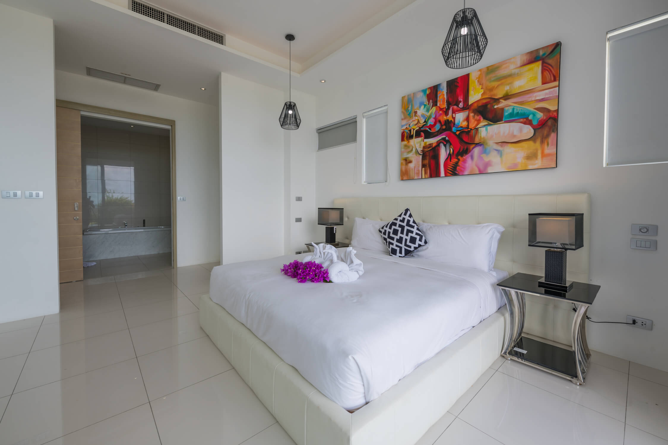 Bright apartment with 3 bedrooms and a private pool on the balcony, Kata Karon