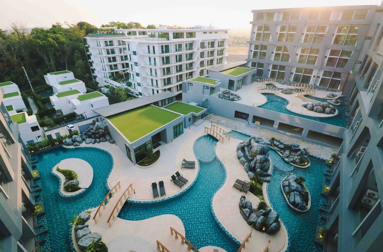 1 bedroom loft style apartment, Nai Harn