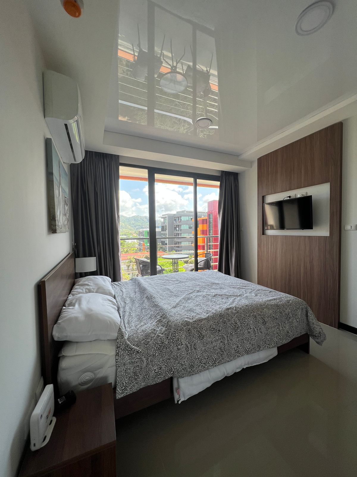 Cozy and spacious apartment overlooking the city and nature of the island, 1 bedroom, Nai Harn