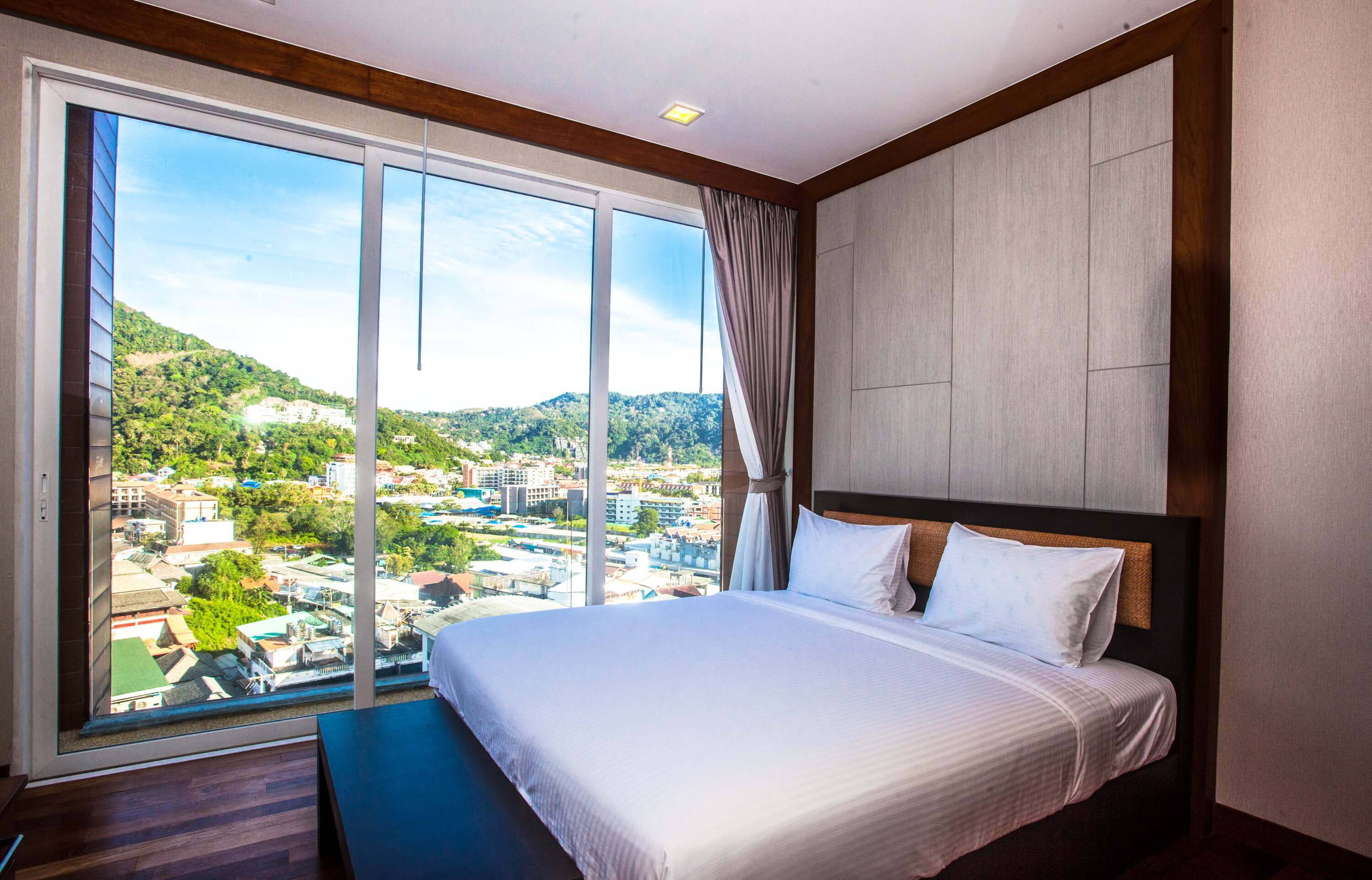 Spacious 2-room studio with an impressive view from the balcony, Kata