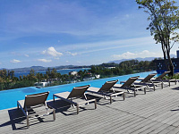 Beachfront 1 Bedroom Apartment with Pool, Surin