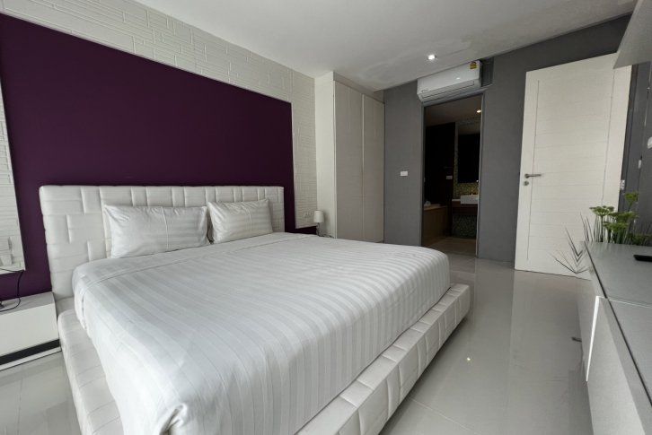 Spacious 2-bedroom apartment overlooking the Golf Courses