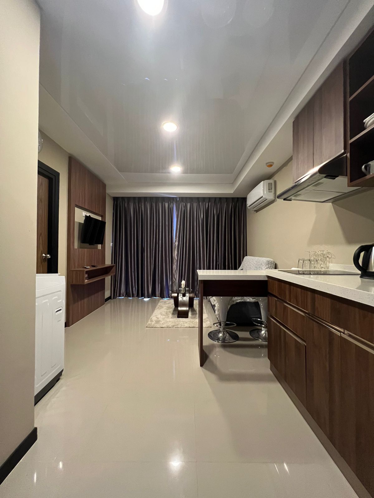 Cozy and spacious apartment overlooking the city and nature of the island, 1 bedroom, Nai Harn