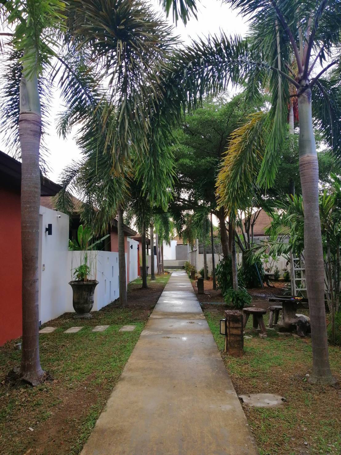 Cozy villa with a pool in Rawai, 1 bedroom
