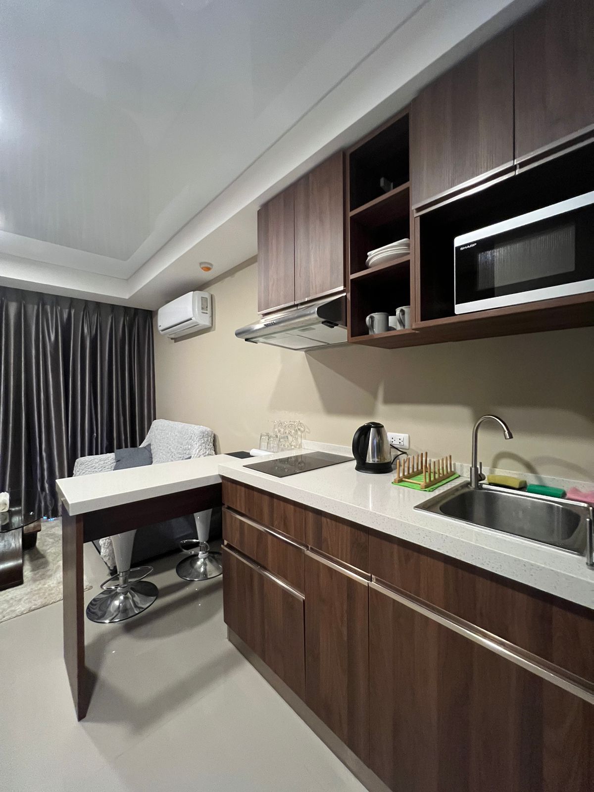 Cozy and spacious apartment overlooking the city and nature of the island, 1 bedroom, Nai Harn