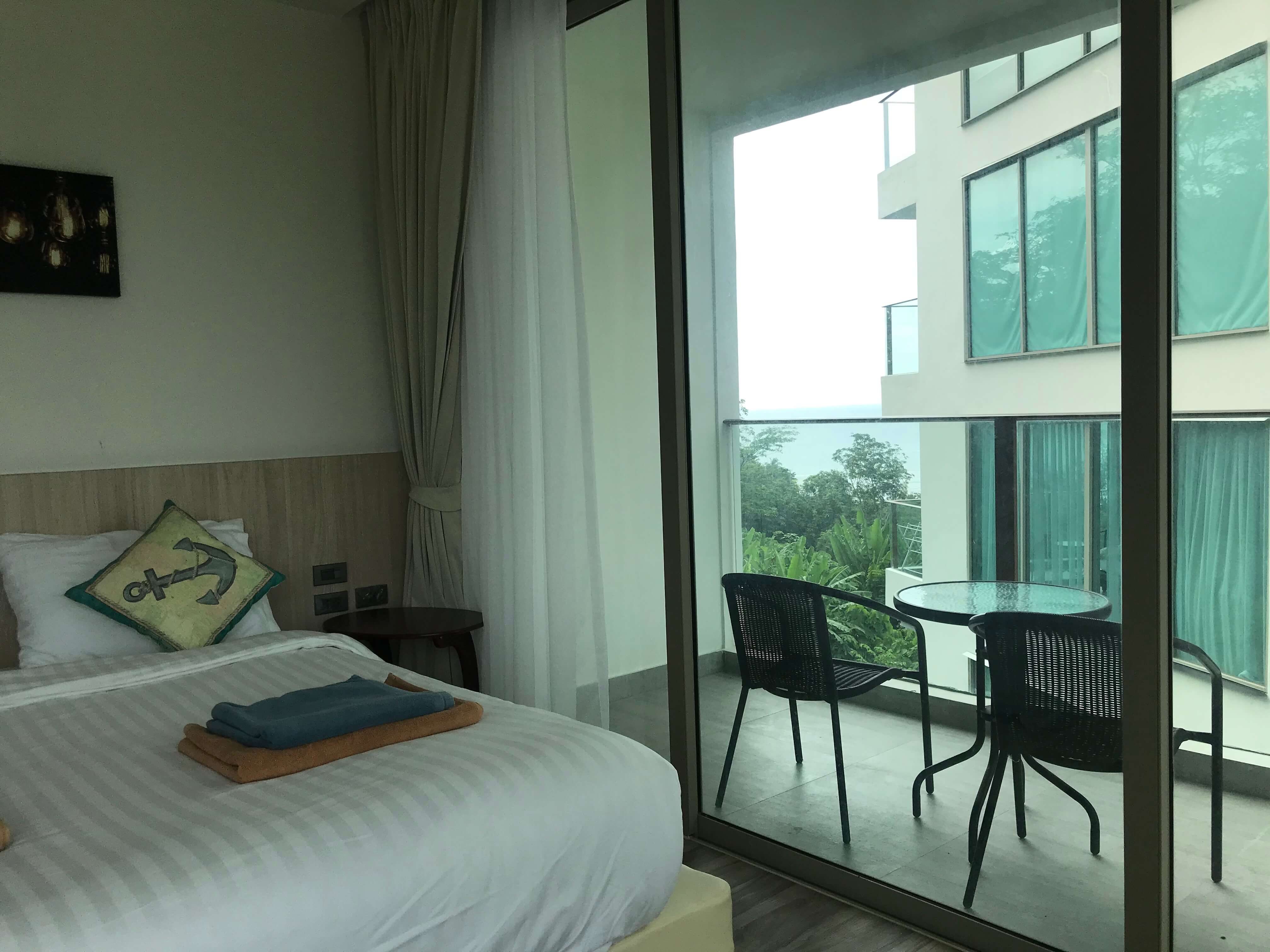 Cozy apartment with a private balcony, 1 room, Kamala