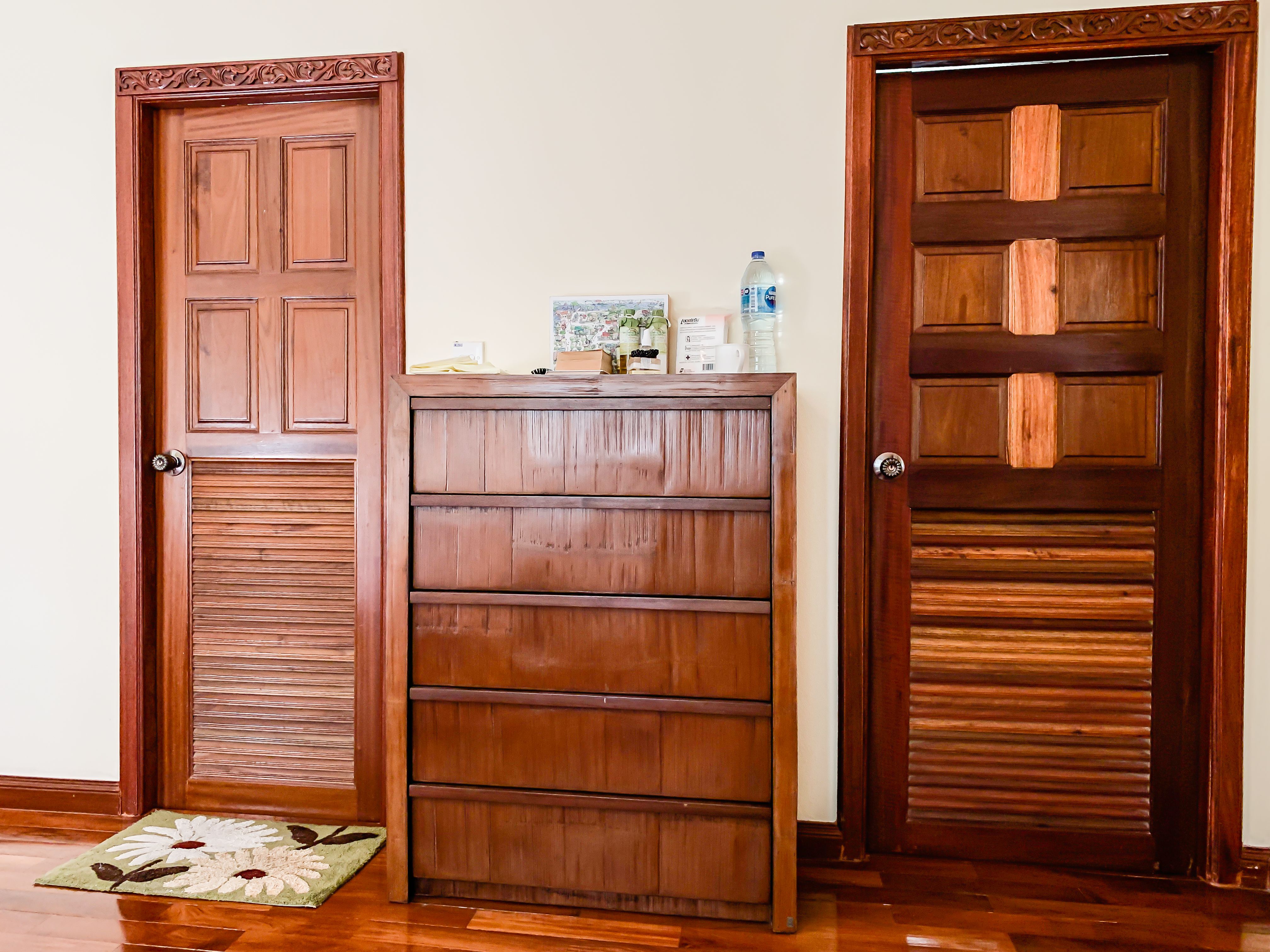 Private 4-bedroom villa with shared pool, Nai Harn