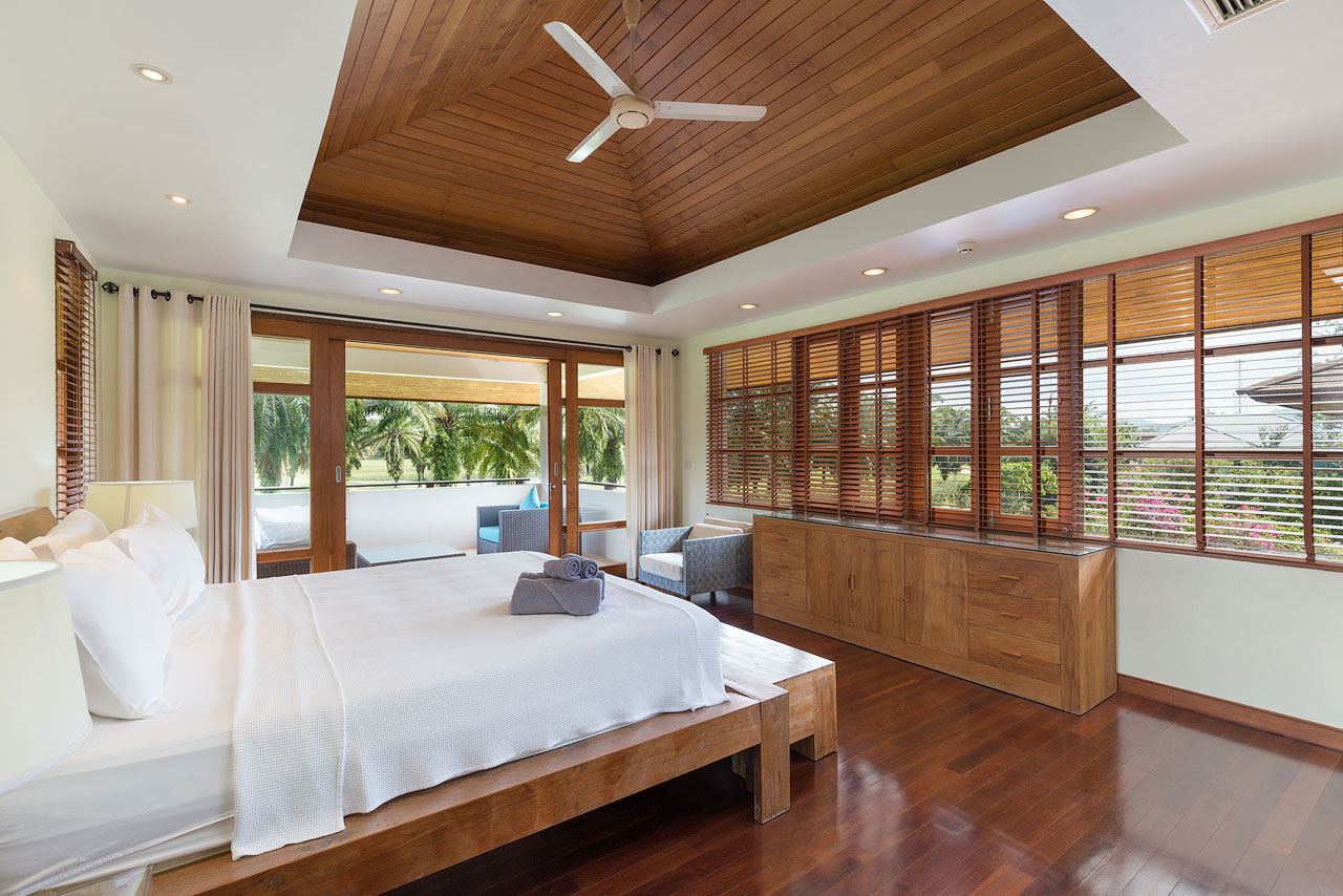 Spacious villa with private pool and landscaped garden, 5 bedrooms, Kathu