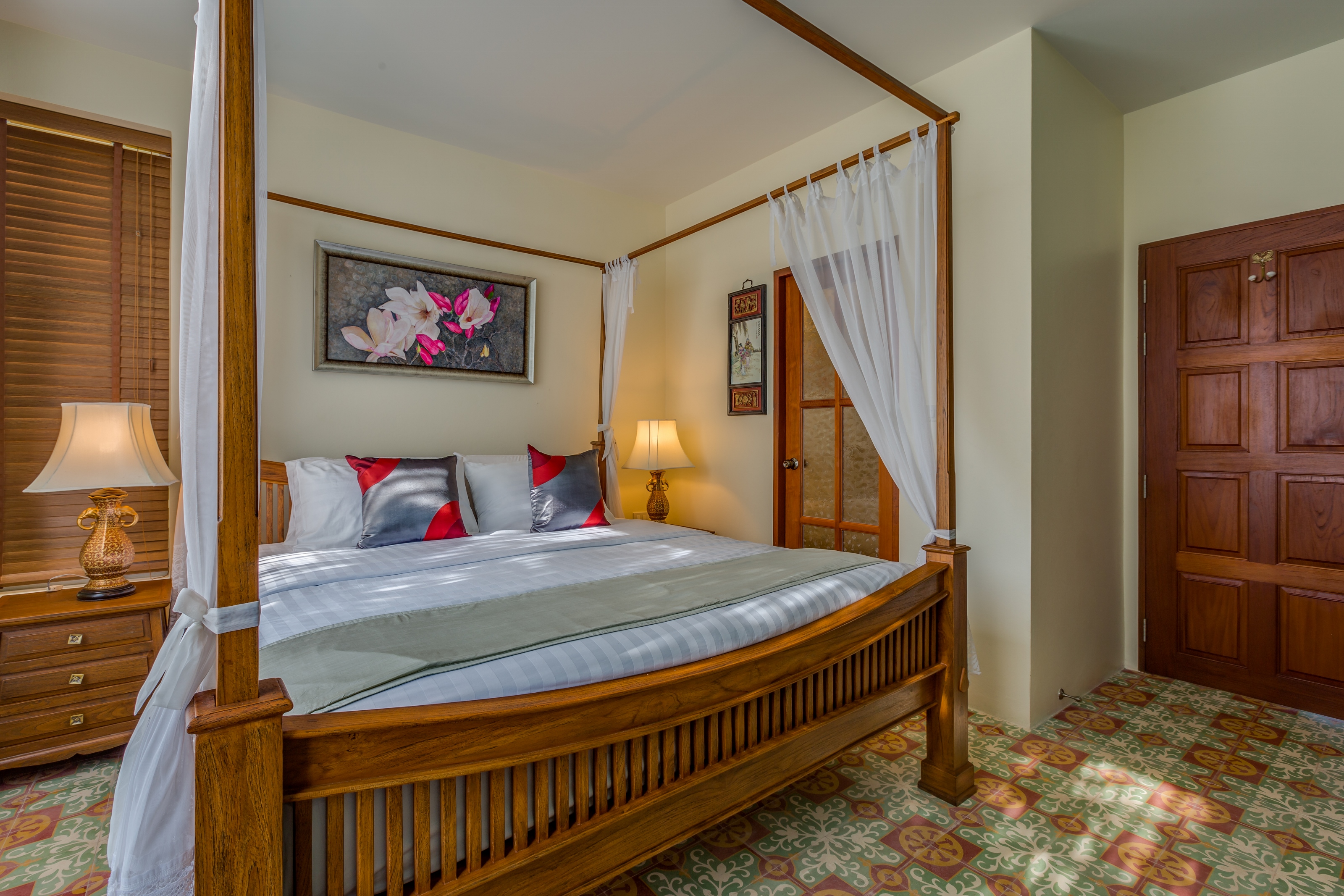 Luxurious two-storey villa with sea views and a private pool in Rawai, 9 bedrooms