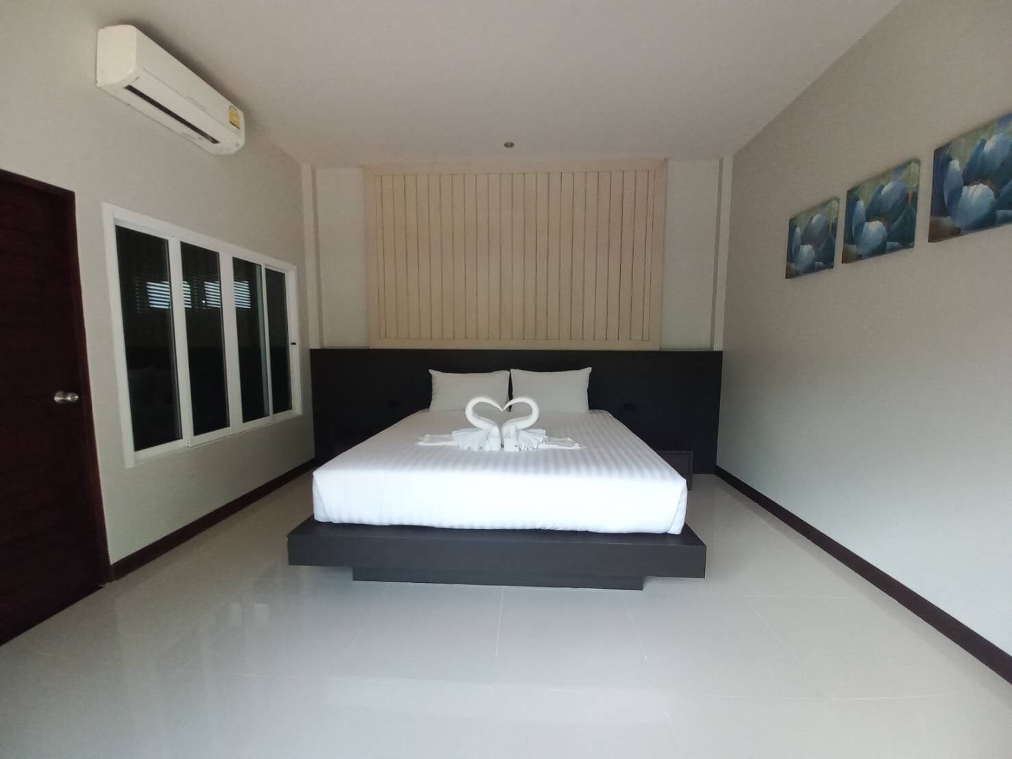 Spacious villa with a modern renovation and a private pool, 2 bedrooms, Nai Harn