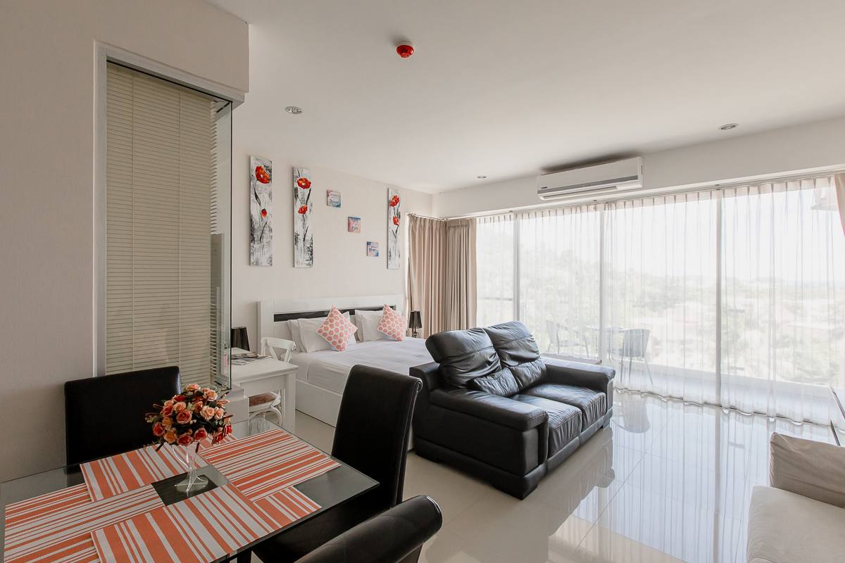 Studio apartment, Karon