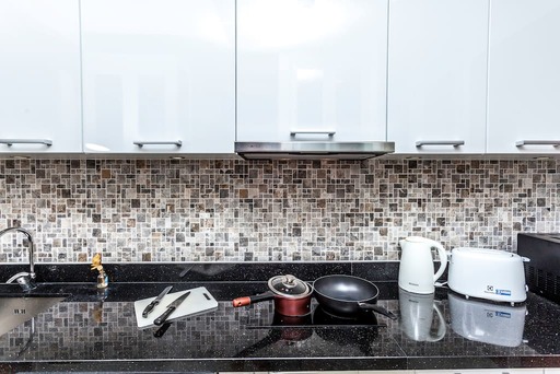Spacious modern 1-bedroom apartment in a complex, Kata