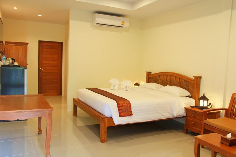 1-room apartment with beautiful garden and communal pool in Chalong