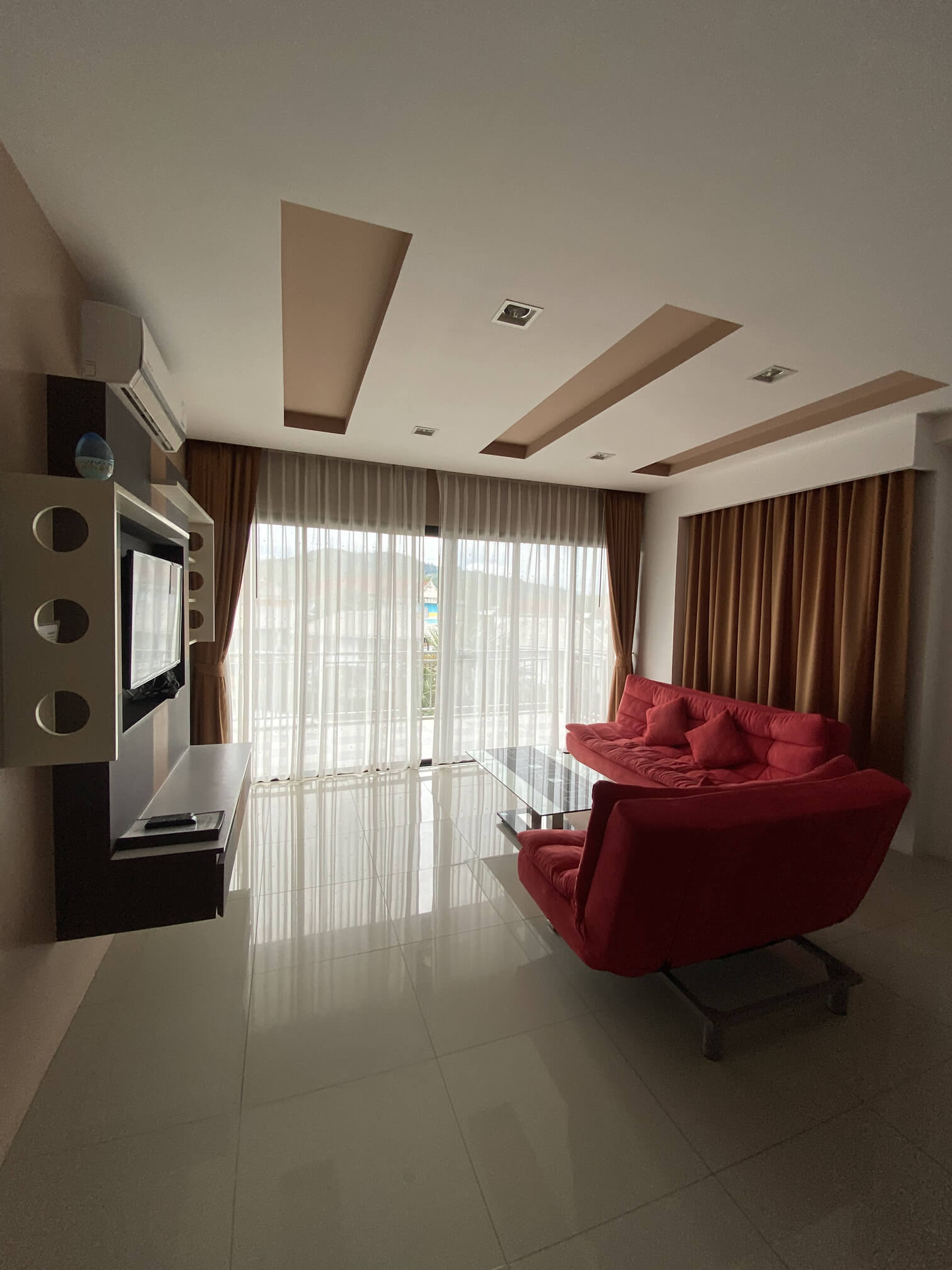 Spacious 3 bedroom apartment, Chalong
