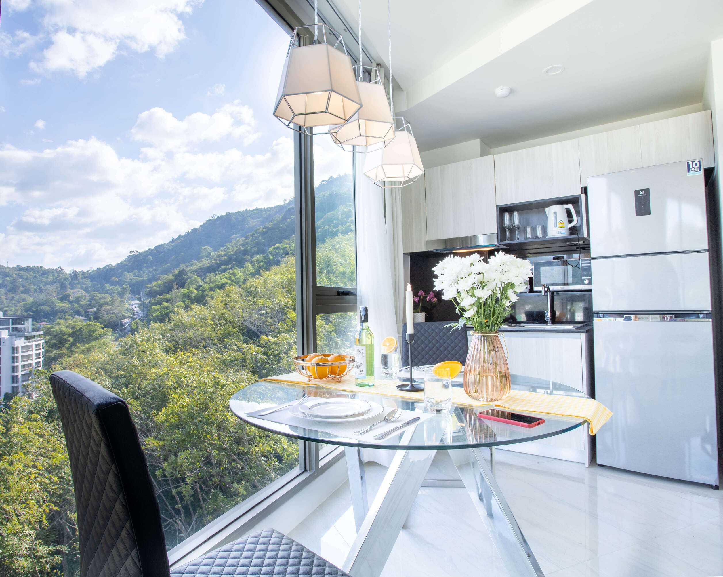 Cozy bright apartment with a private balcony, 1 room, Kamala