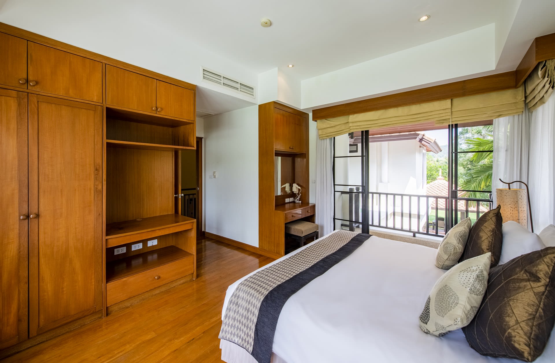Comfortable villa with pool, 3 bedrooms, Bangtao