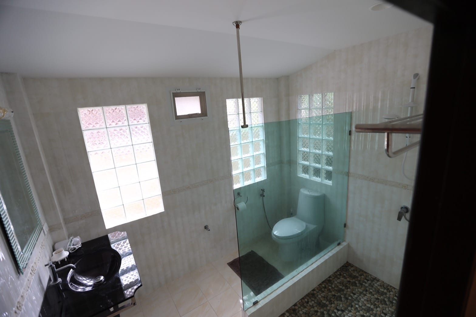Modern 4 bedroom villa with covered terrace and parking, Rawai