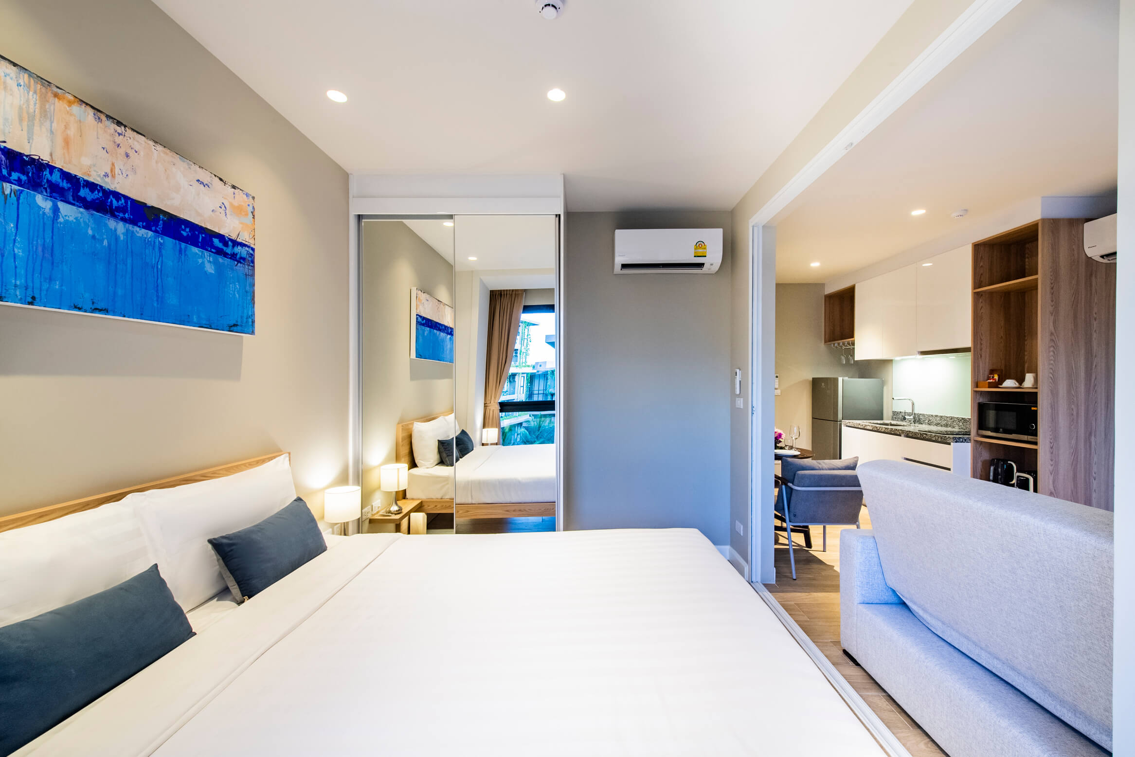 Bright and cozy apartment with panoramic windows, Bangtao